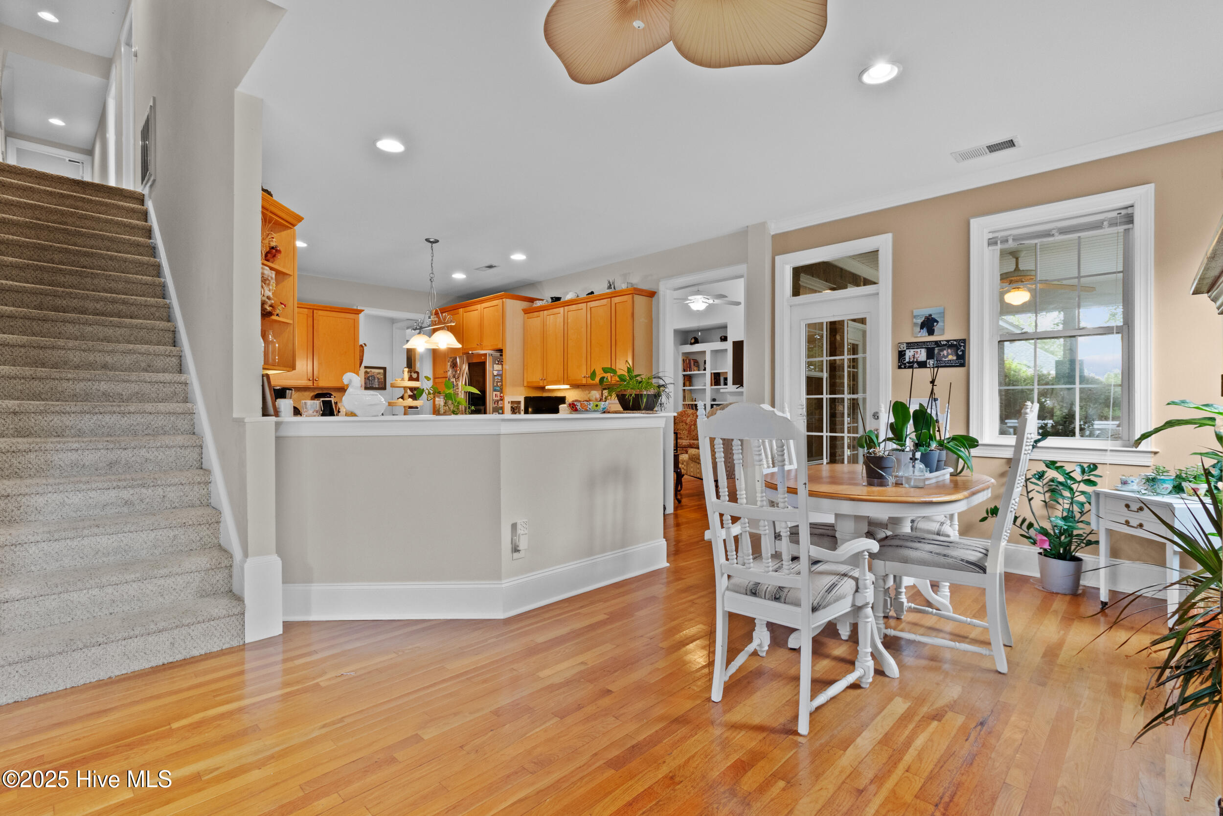 100536659 | Photo 28