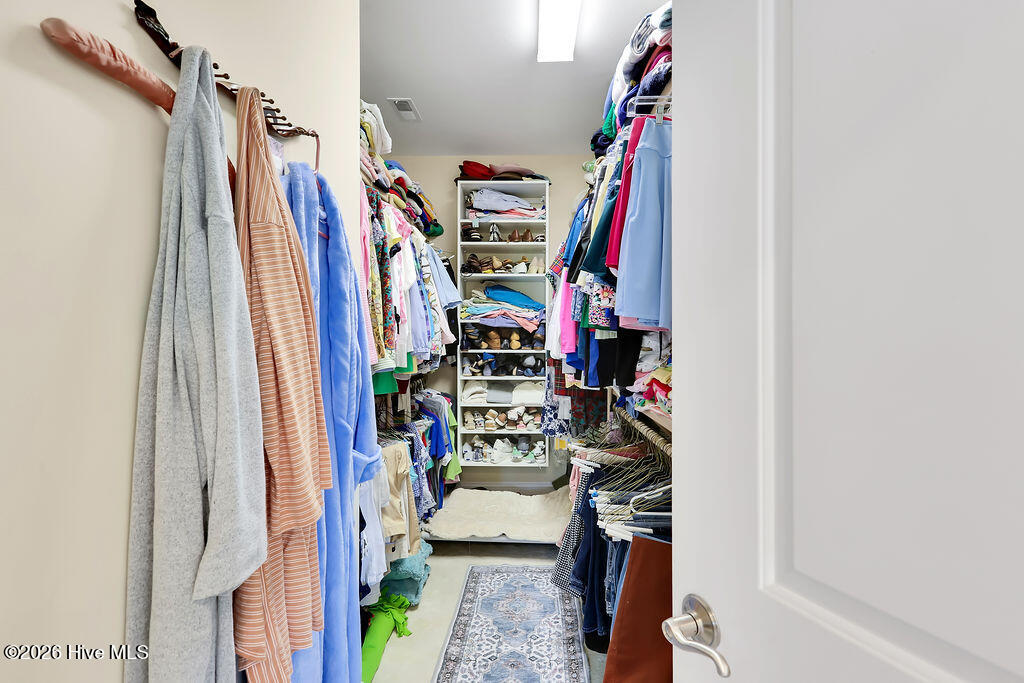 100550875 | Photo 27