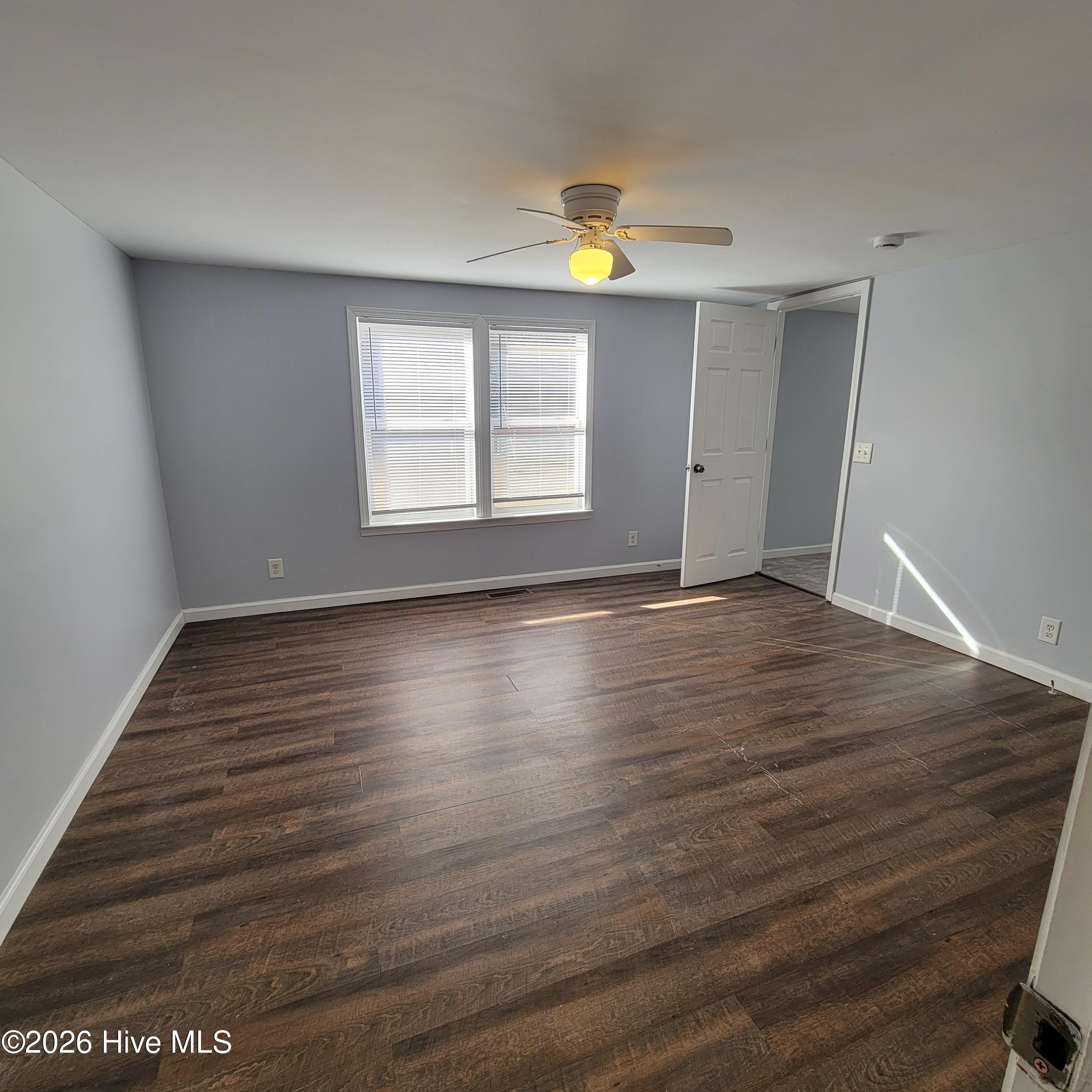 100548955 | Photo 11