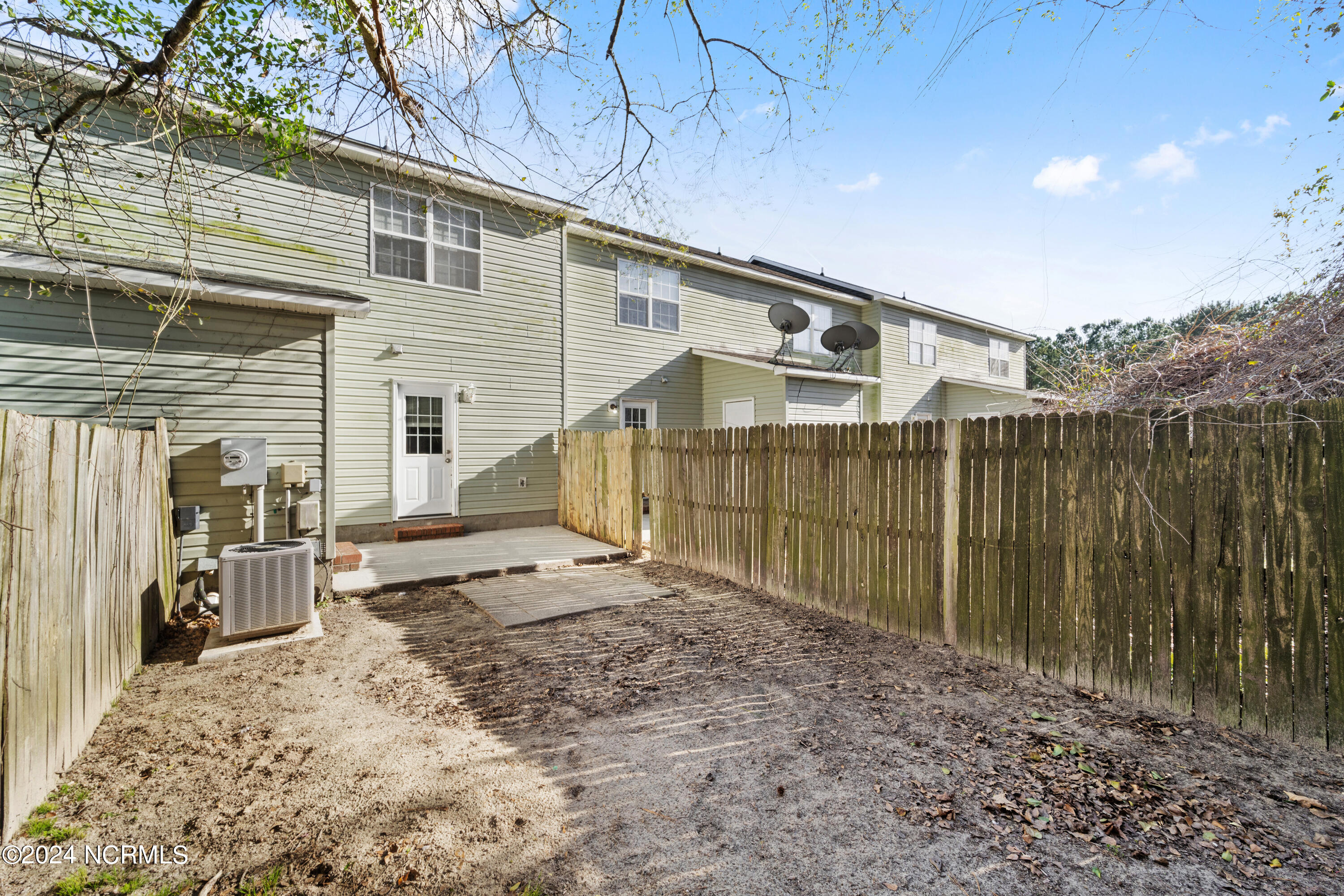 100567898 | Photo 15