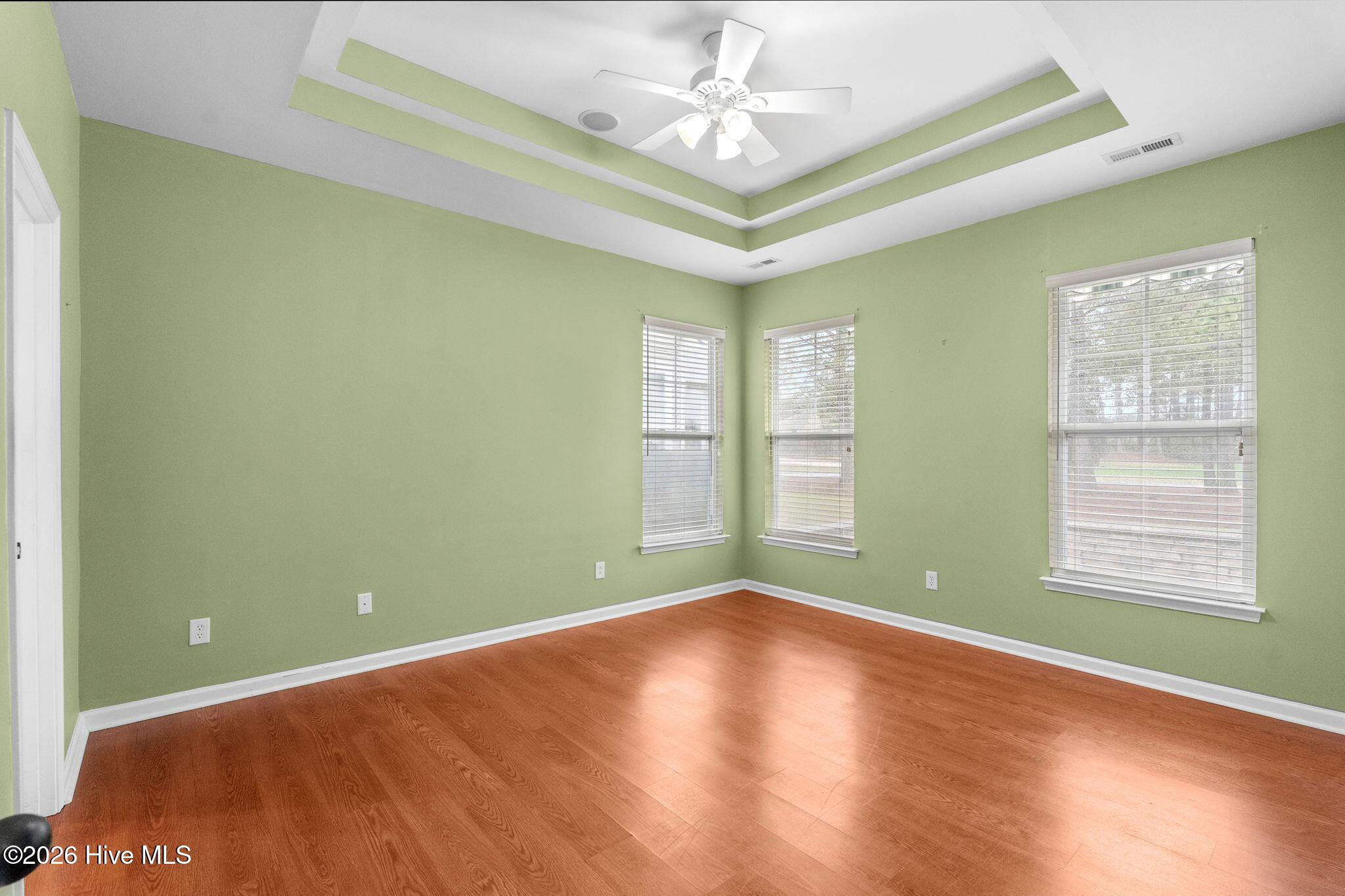 100493950 | Photo 35