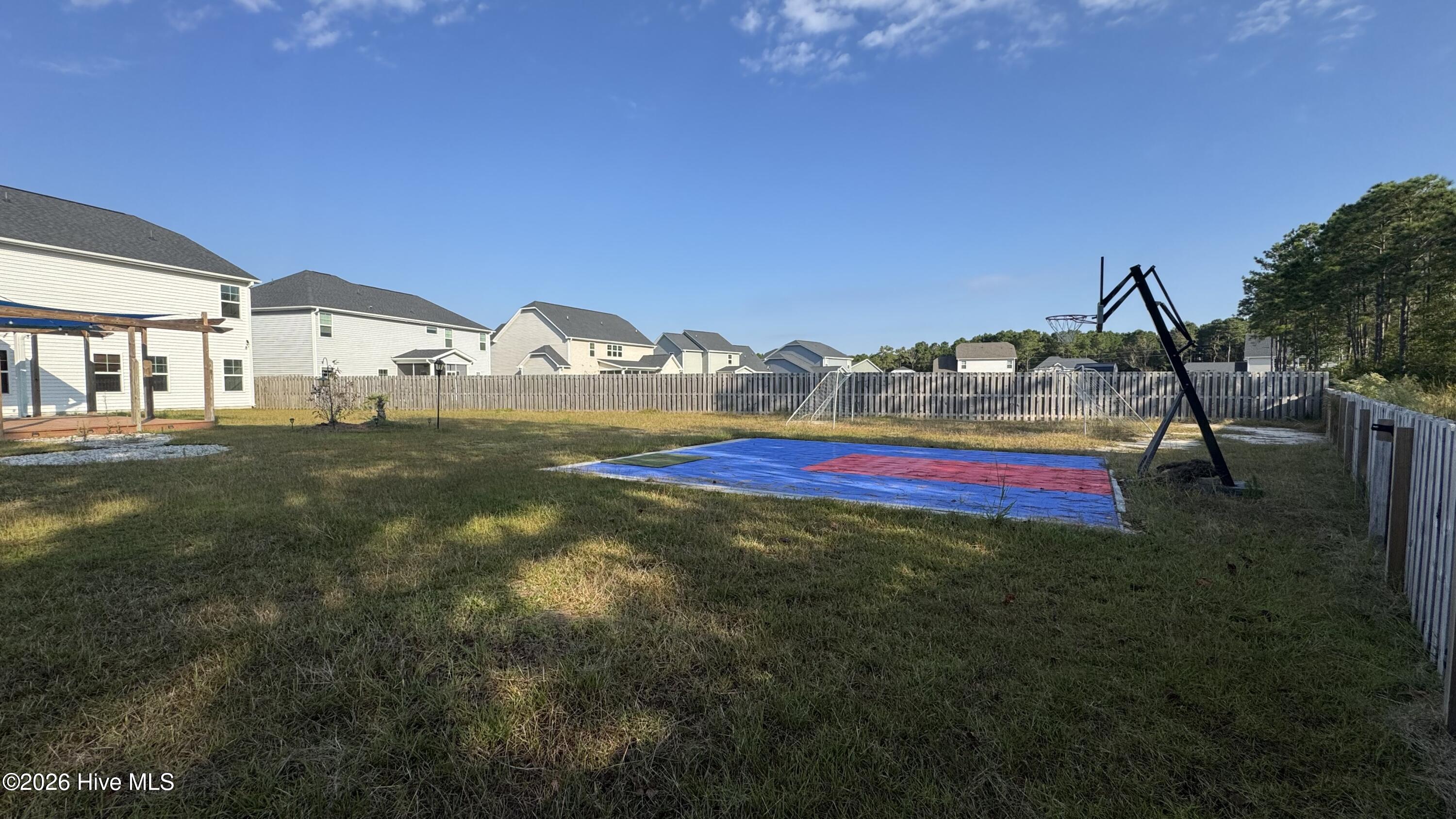 100562779 | Photo 36