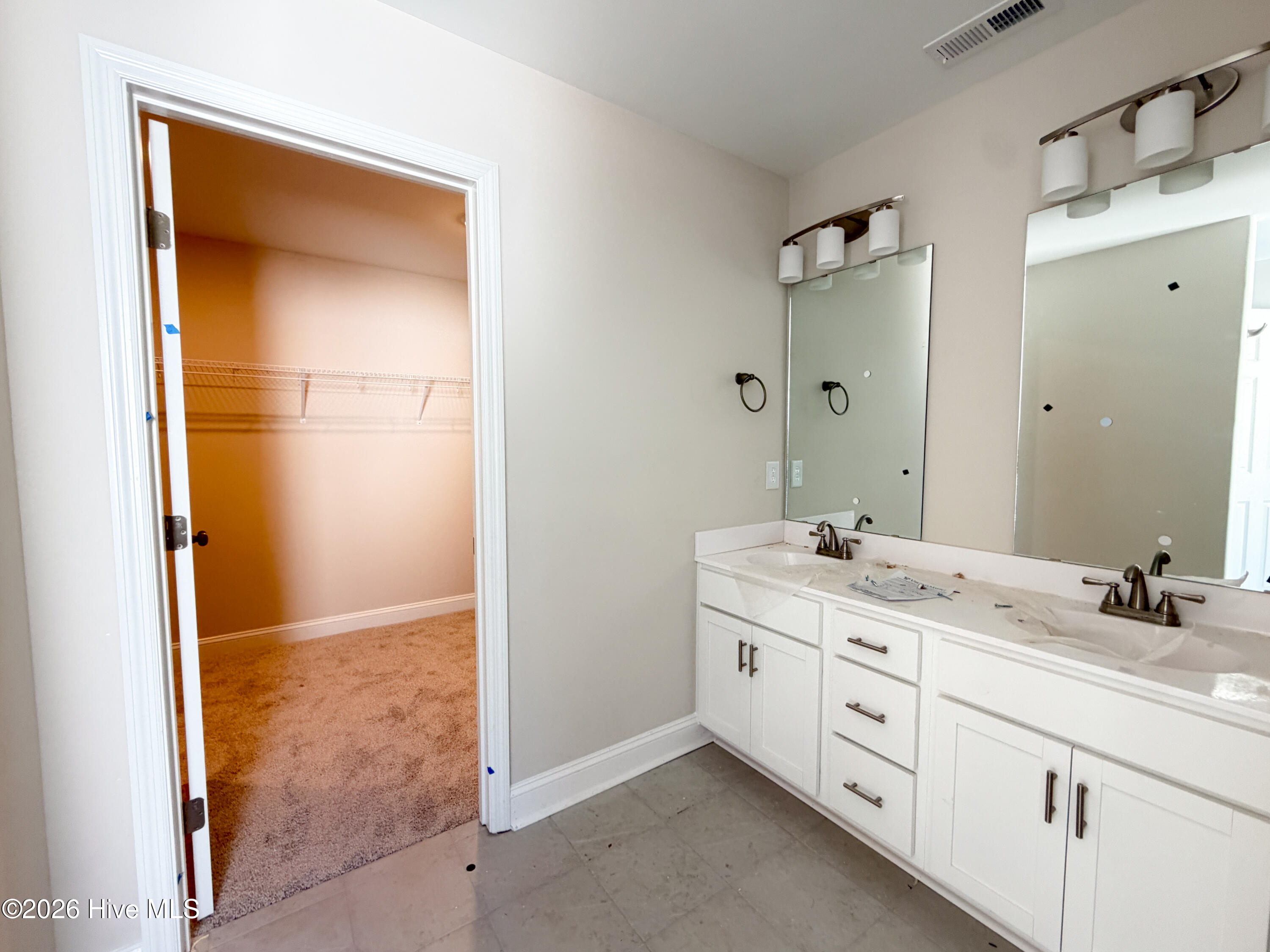 100552209 | Photo 16