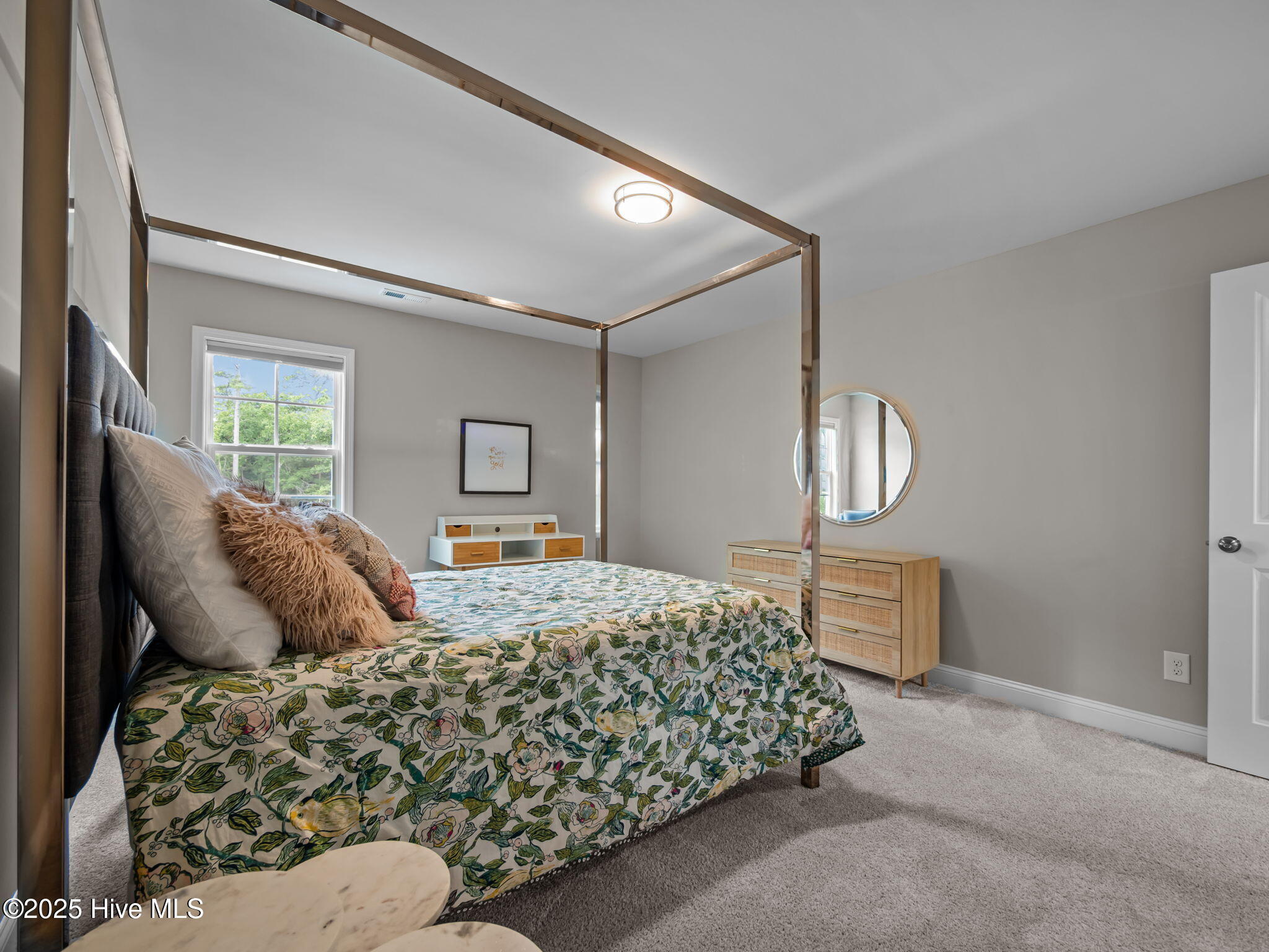 100546187 | Photo 42