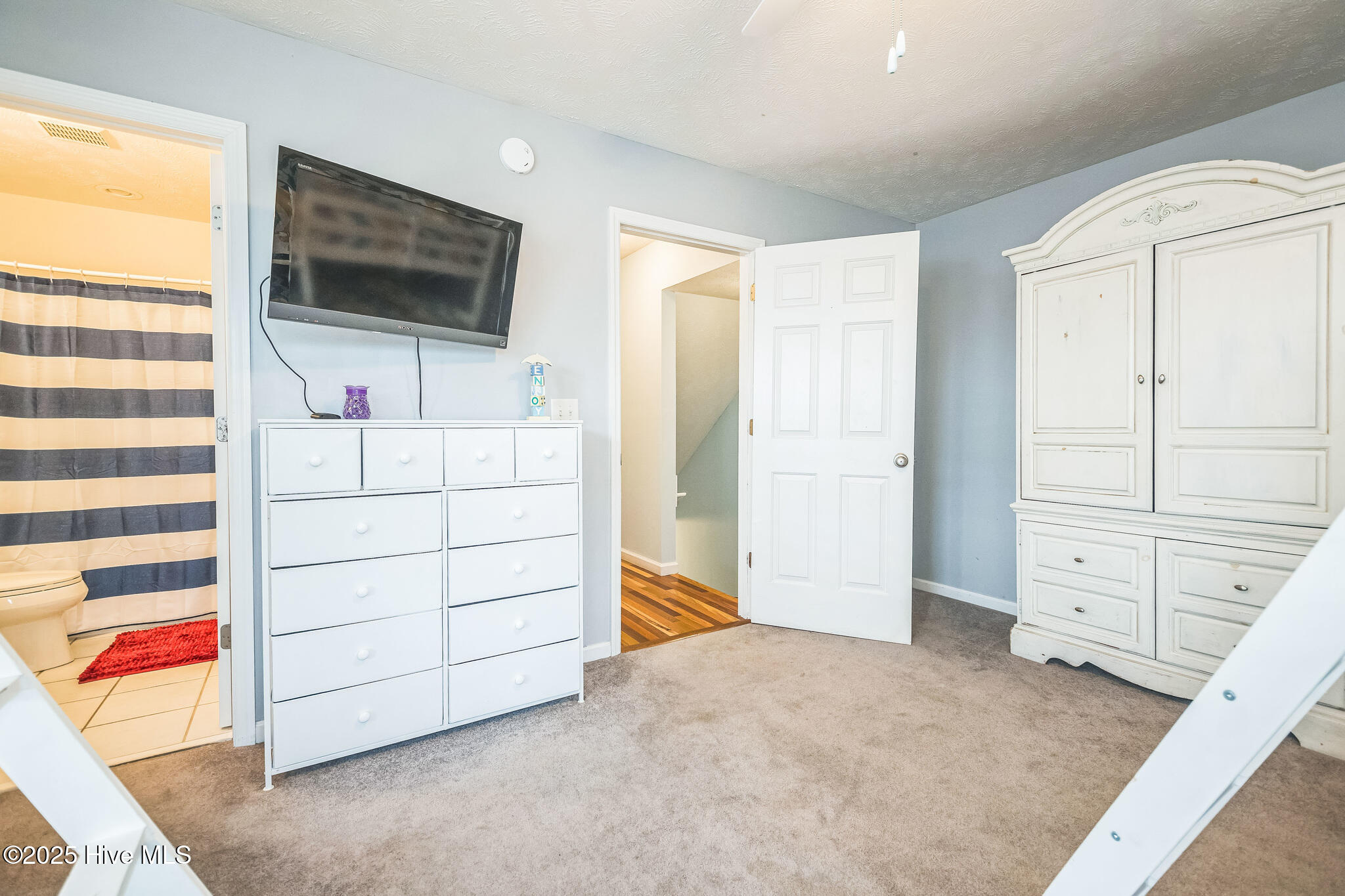 100499775 | Photo 13