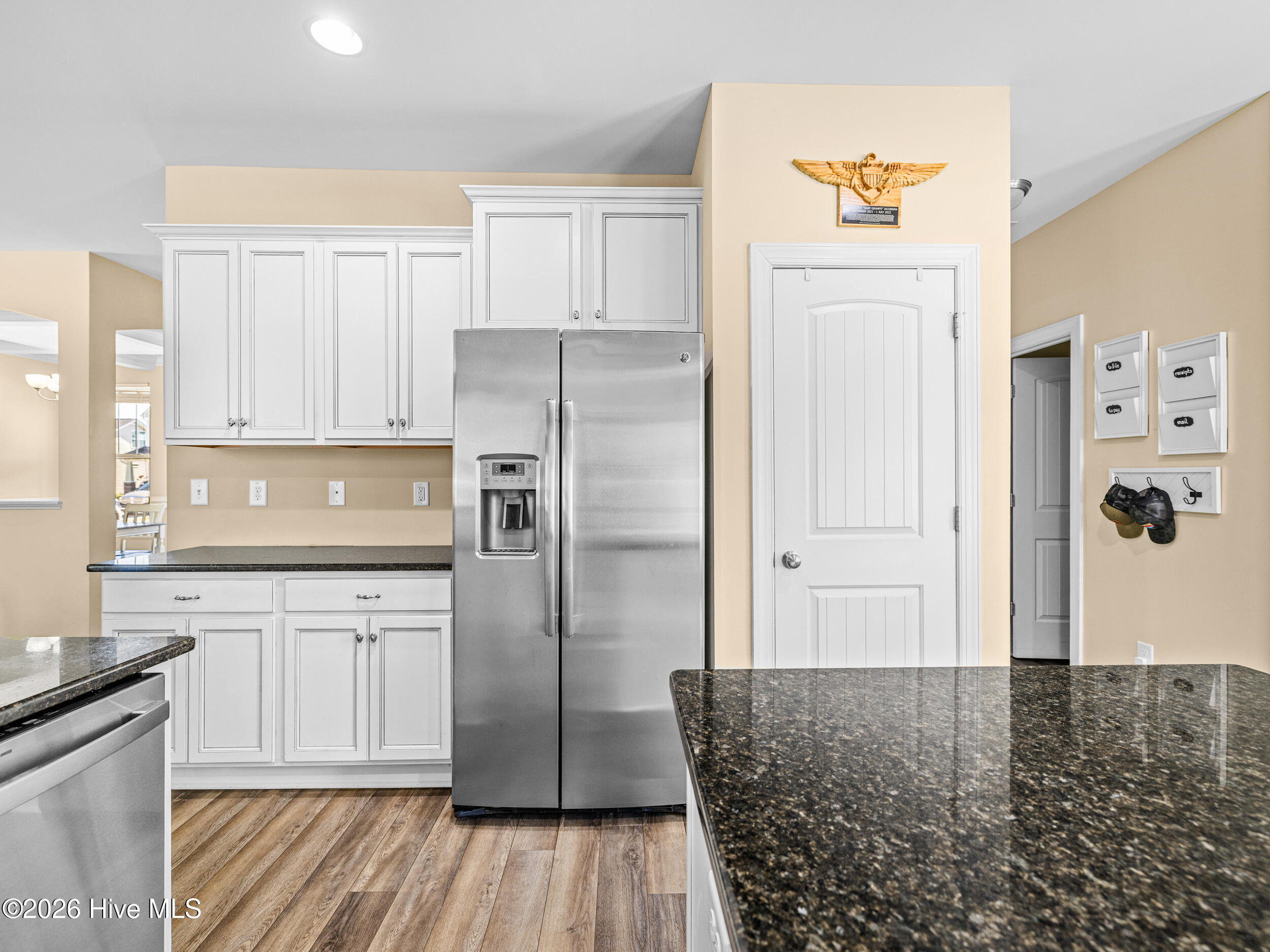 100562428 | Photo 27