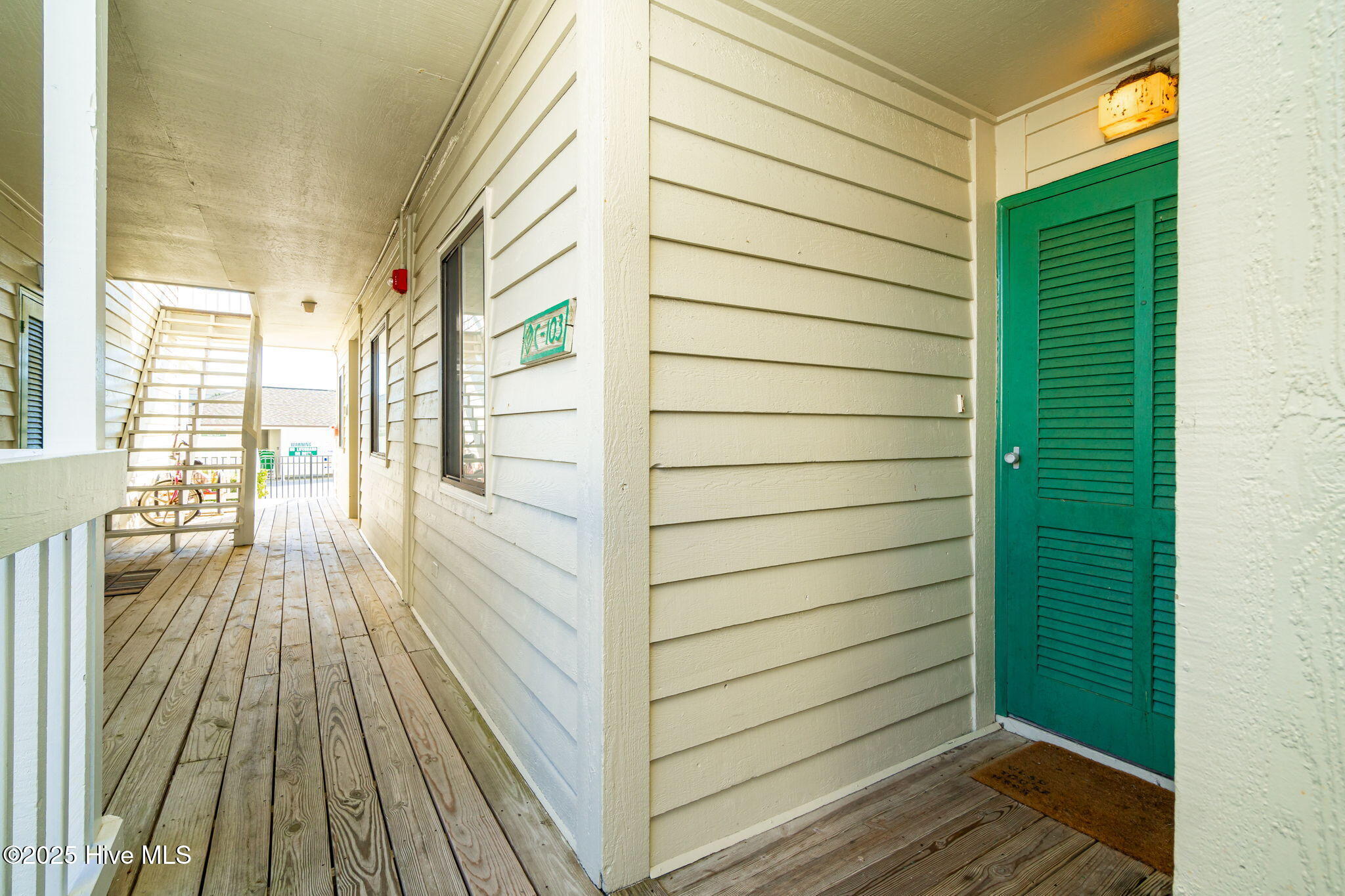 100490191 | Photo 26