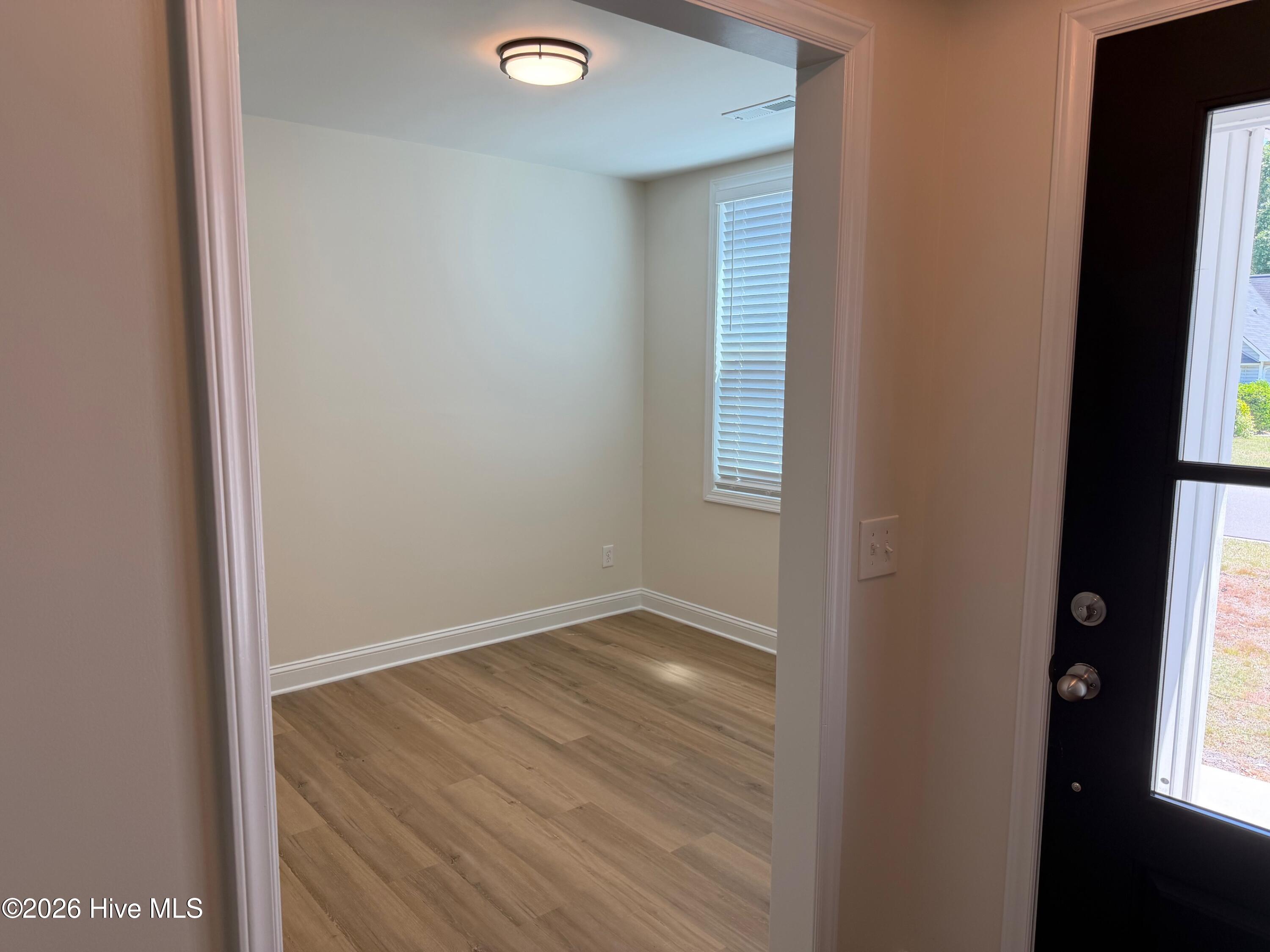 100568177 | Photo 32