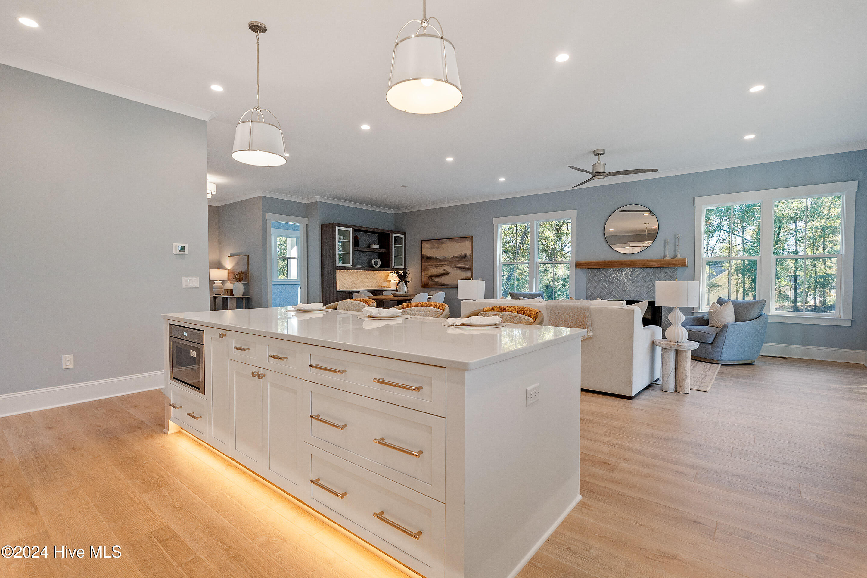 100451918 | Photo 18