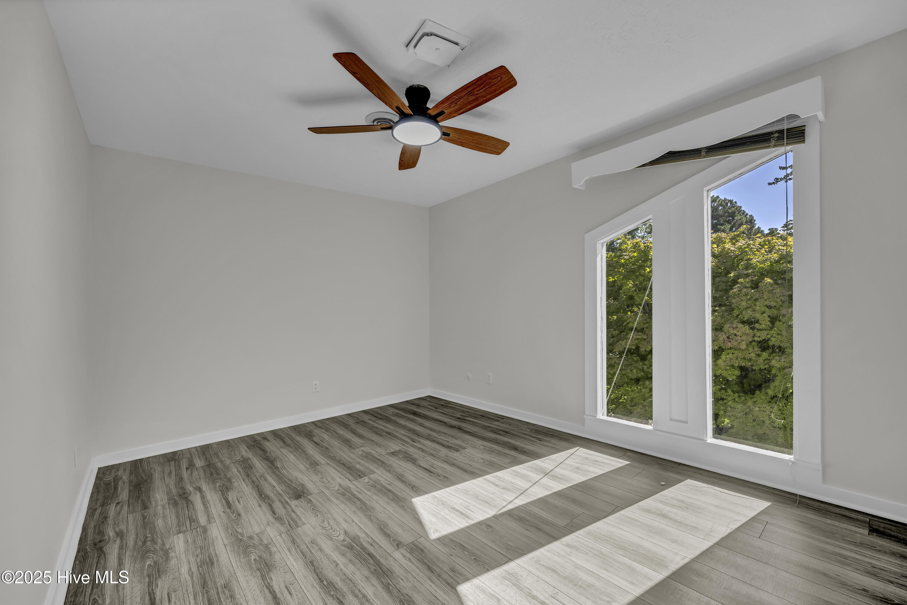 100527769 | Photo 20