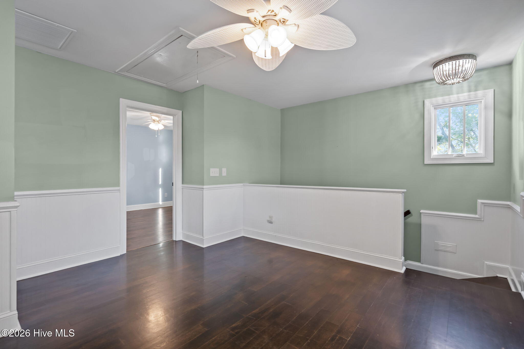 100565239 | Photo 44