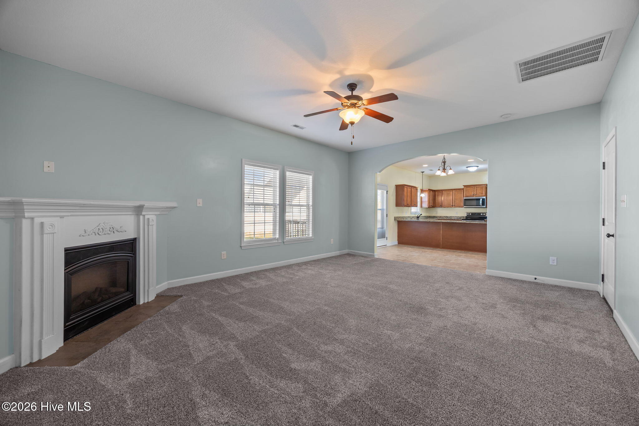 100560310 | Photo 18