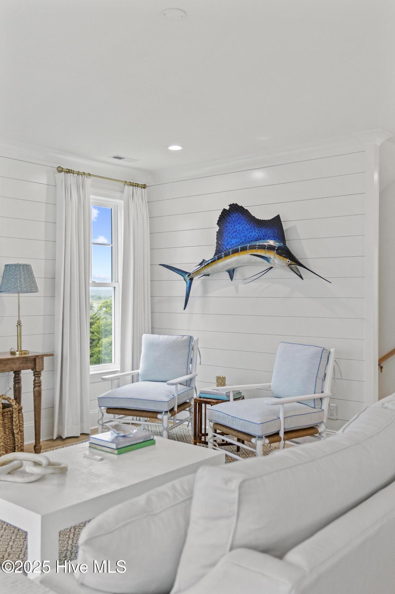 100565849 | Photo 71