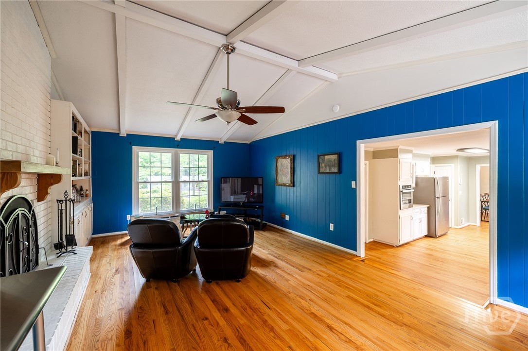 140 Rollingwood Drive