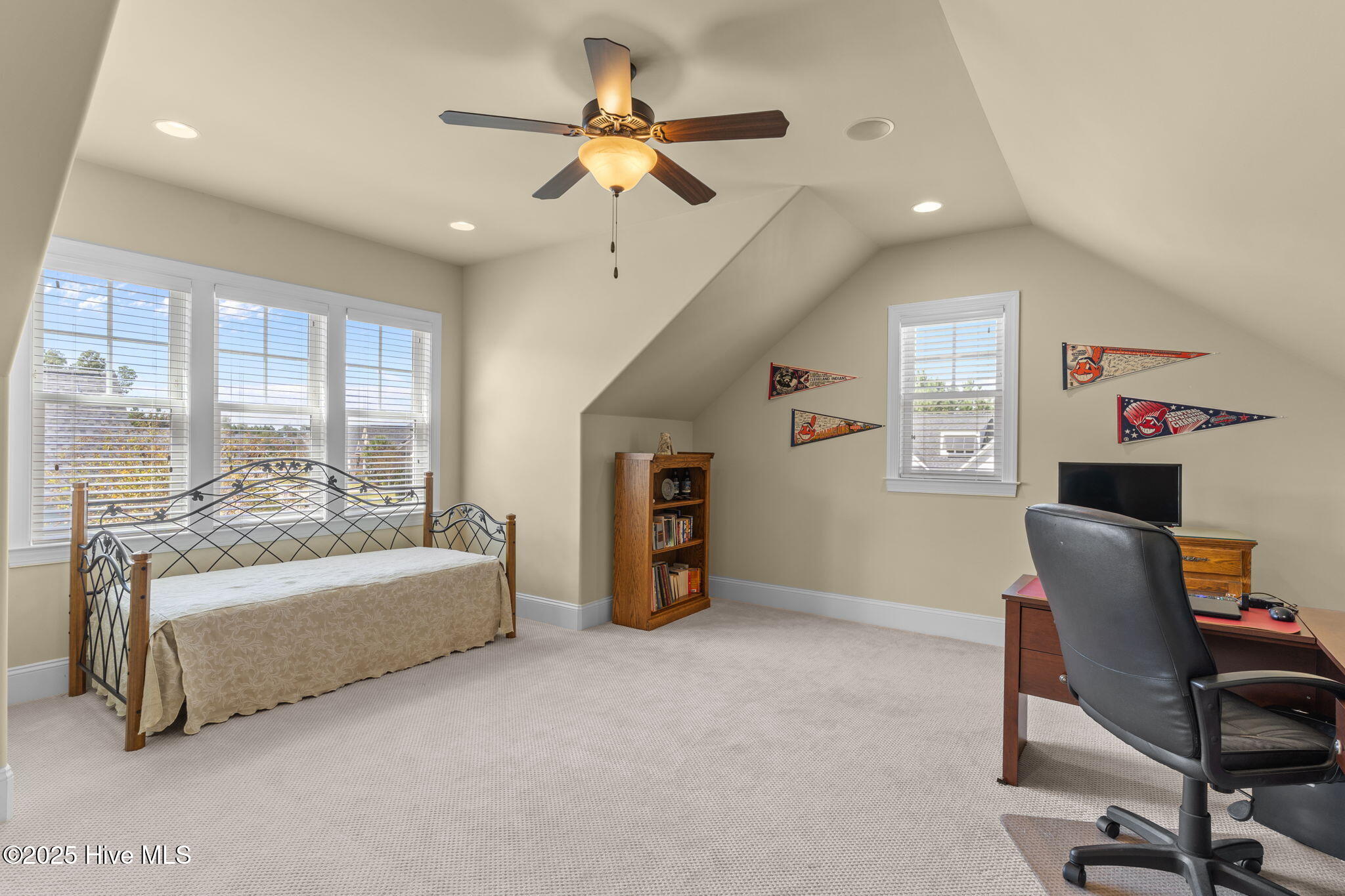 100552271 | Photo 28