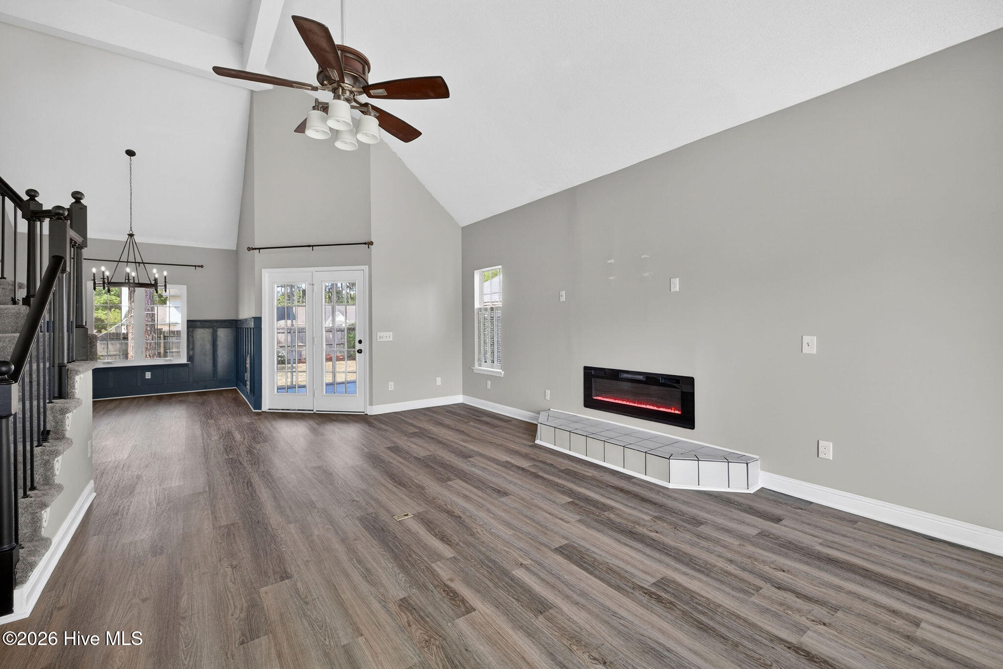 100567707 | Photo 22