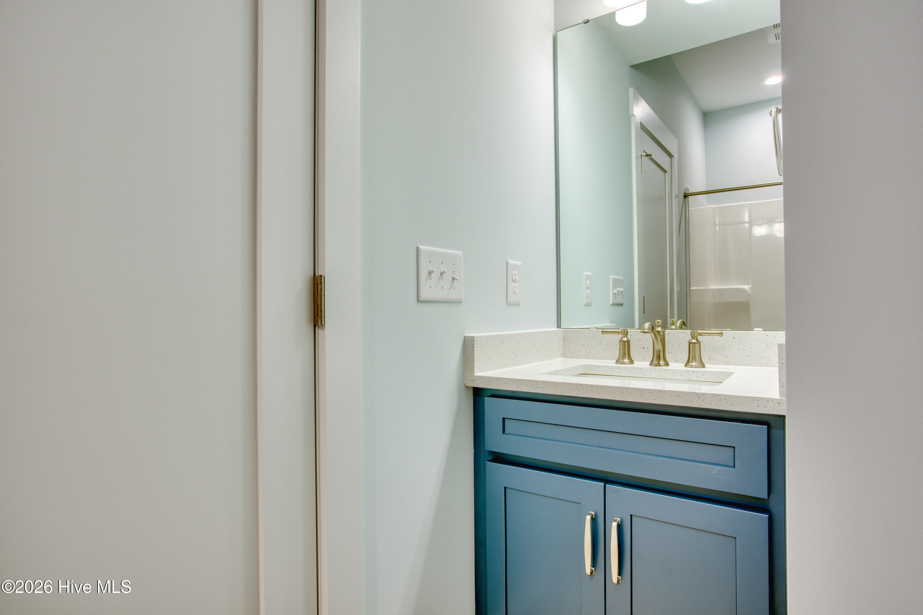 100544602 | Photo 37