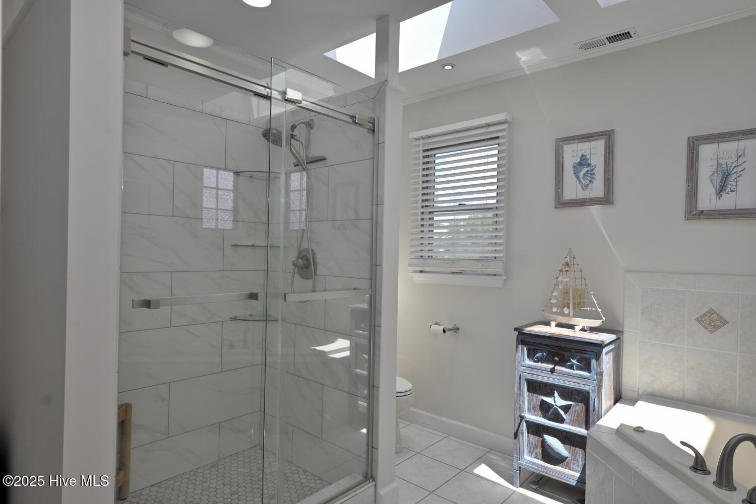 100521954 | Photo 26