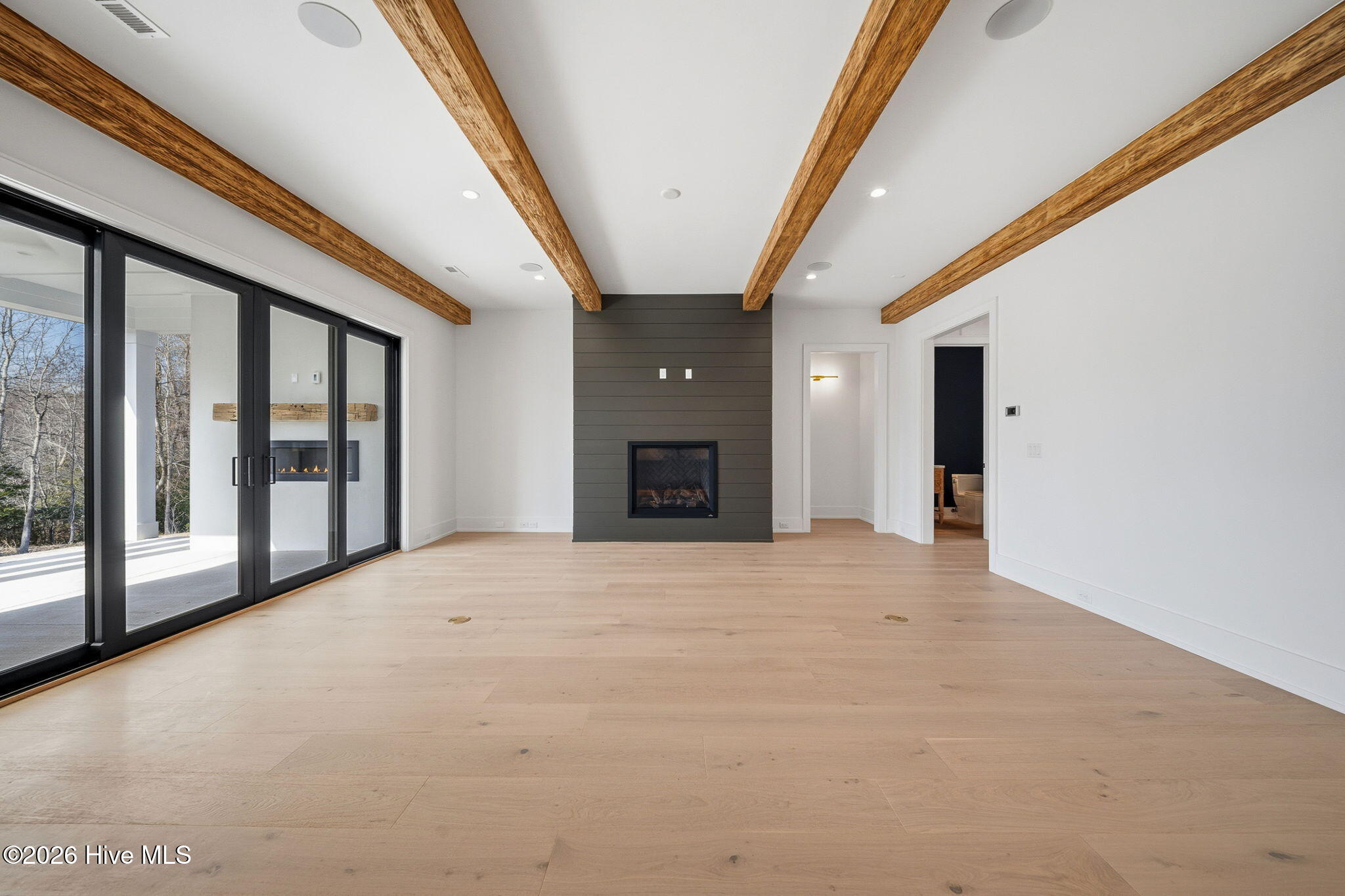 100500065 | Photo 11