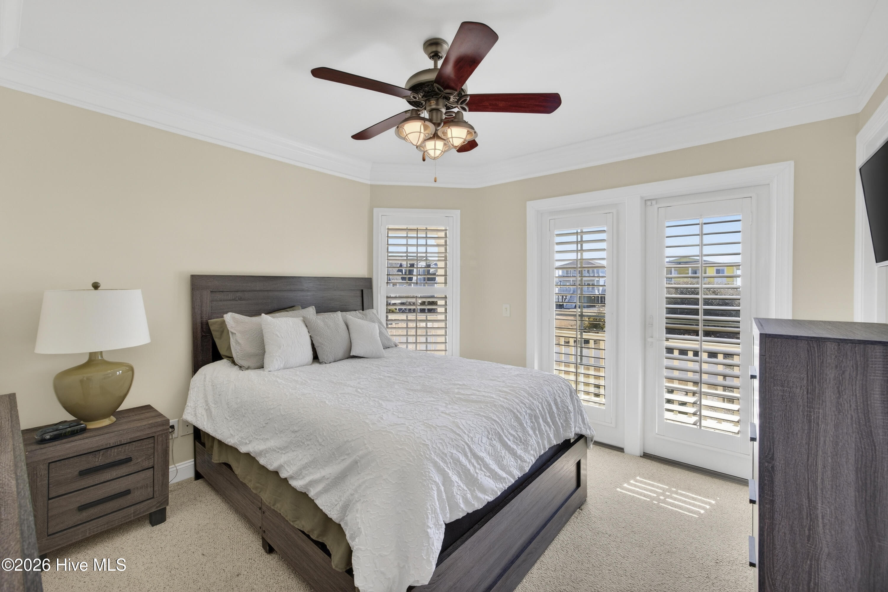 100554981 | Photo 90