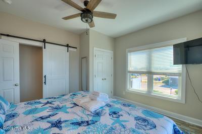 100547319 | Photo 24