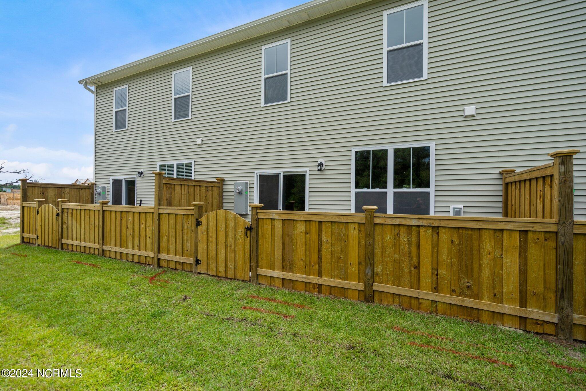 100548244 | Photo 15