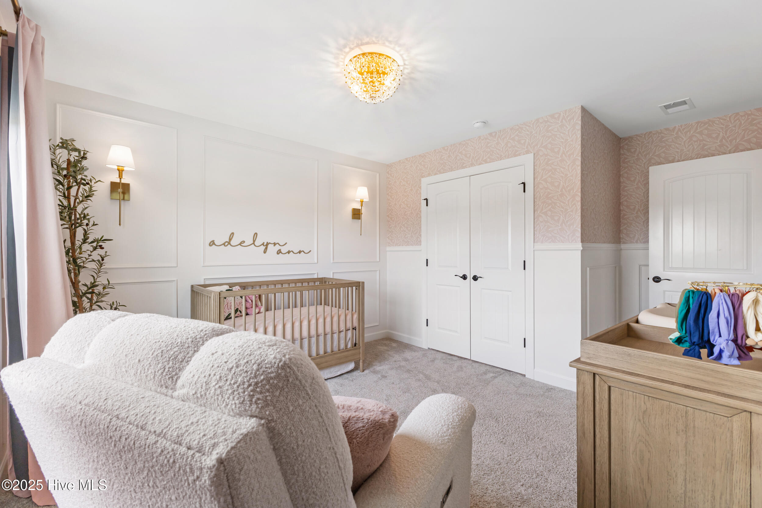 100546095 | Photo 46