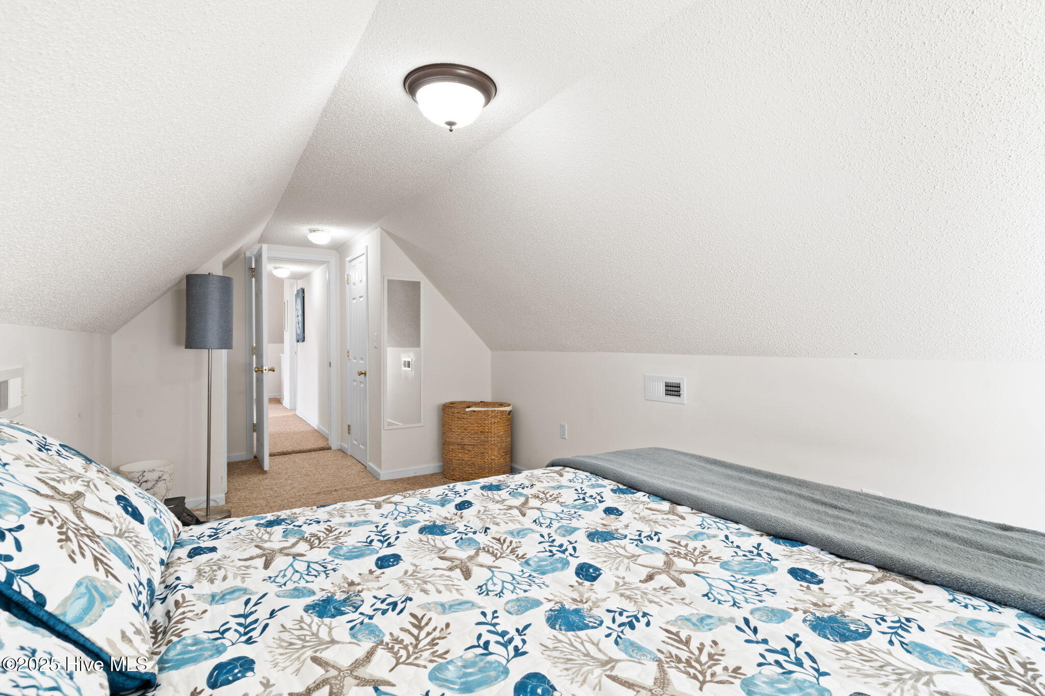 100539848 | Photo 32