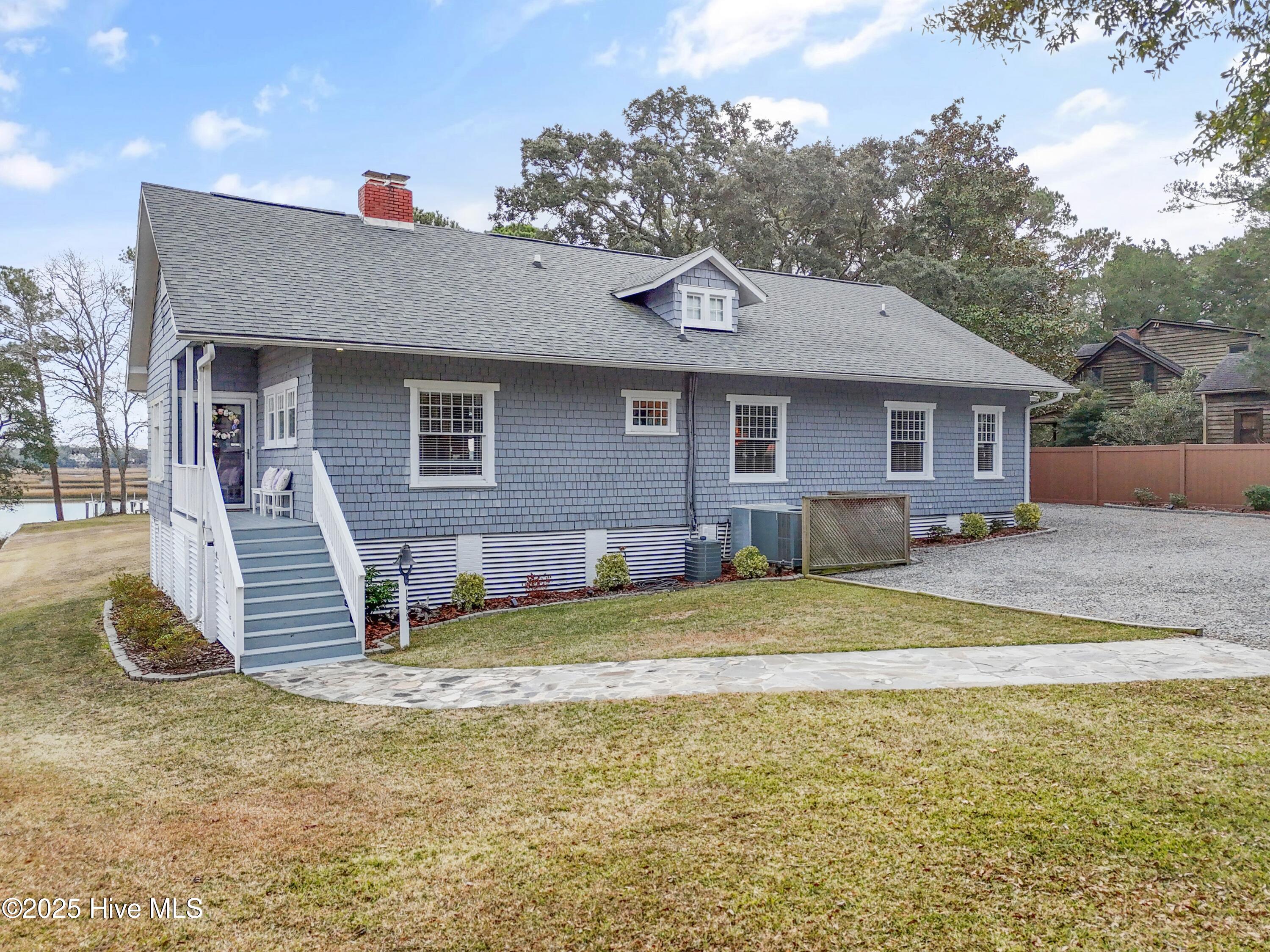 100544139 | Photo 70