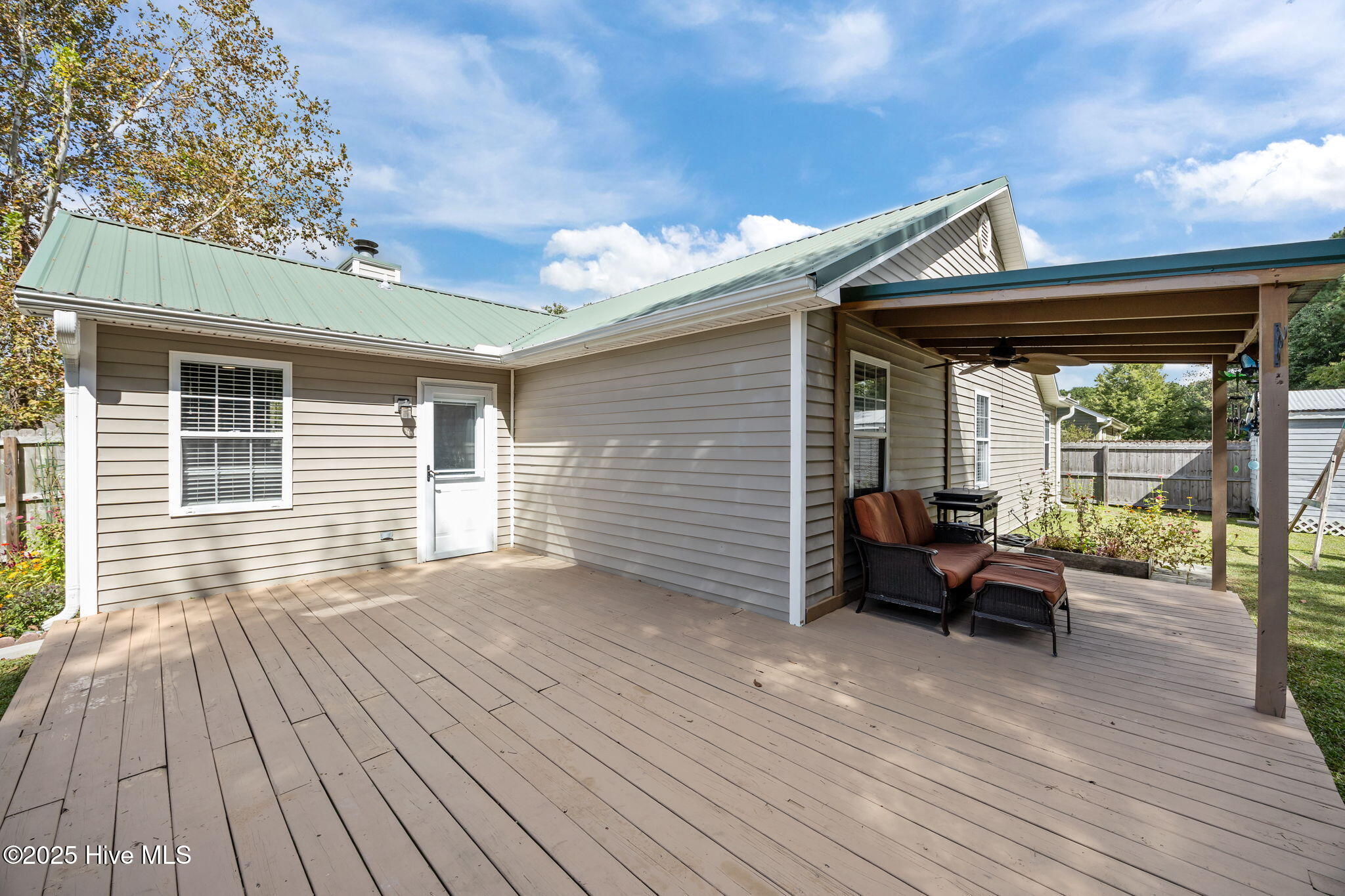 100545928 | Photo 28