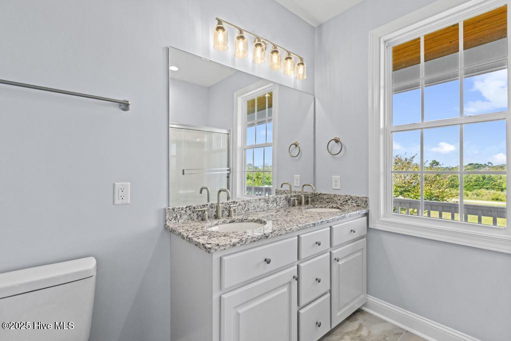 100535479 | Photo 10