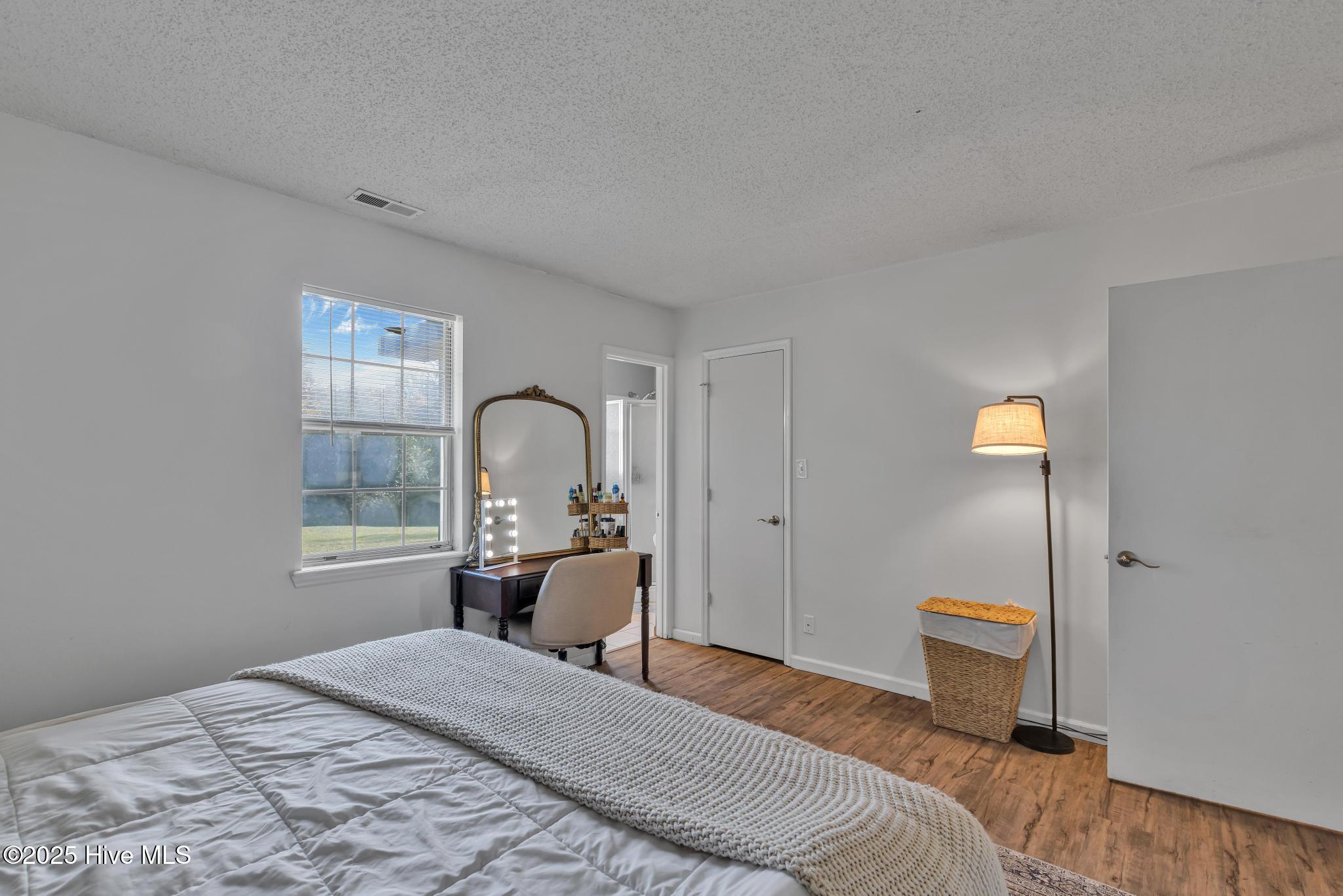 406 Singletree Court, Jacksonville, NC 28540 – photo 18: 425A4122