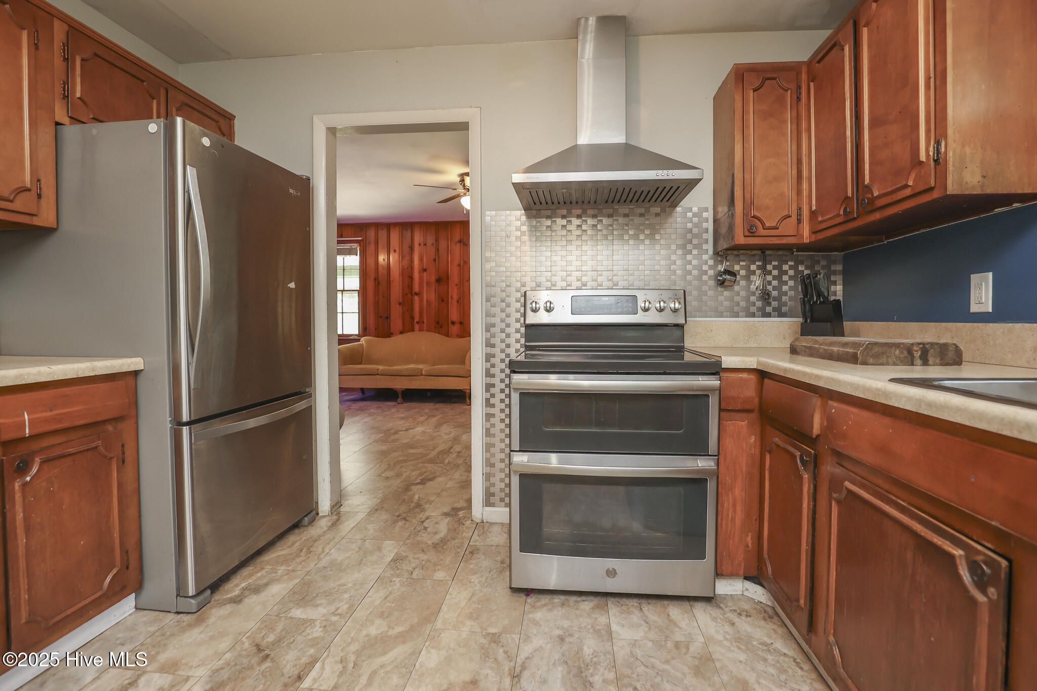 100524871 | Photo 18