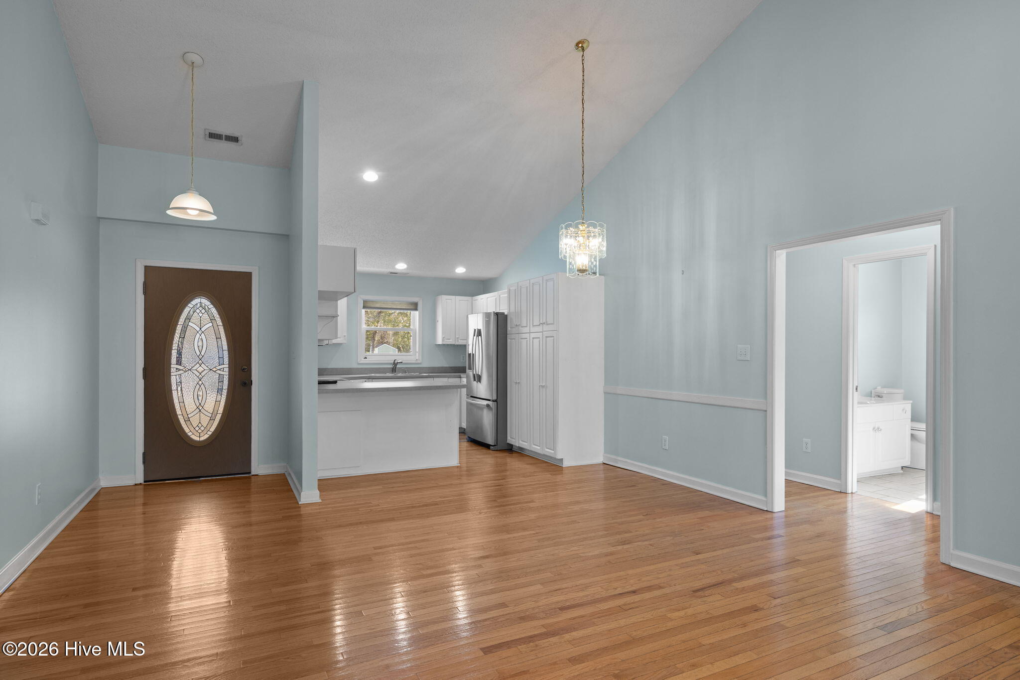 100554027 | Photo 16