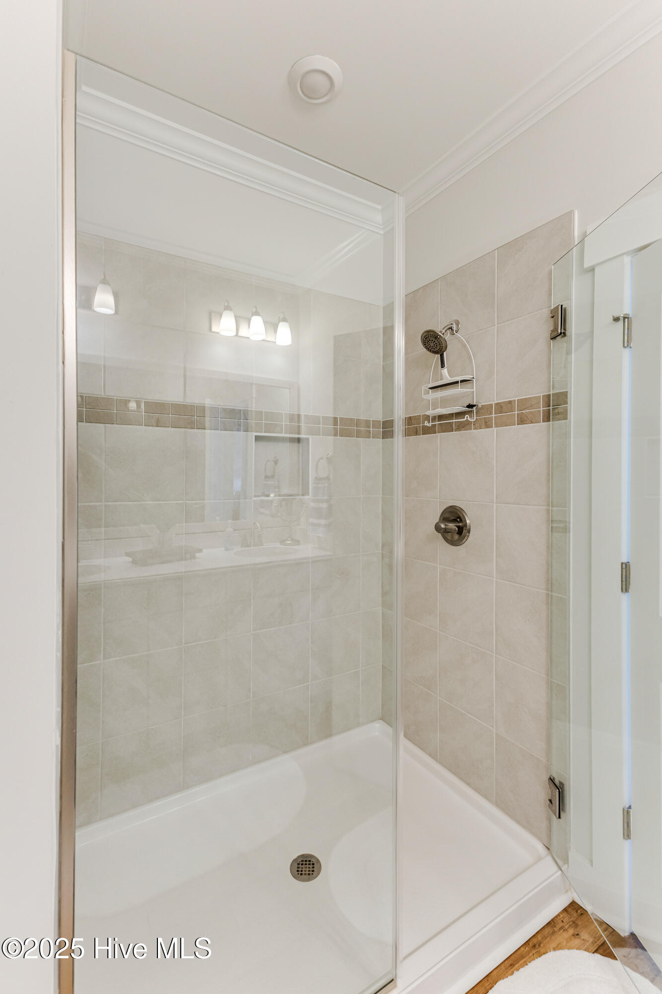 100514255 | Photo 18