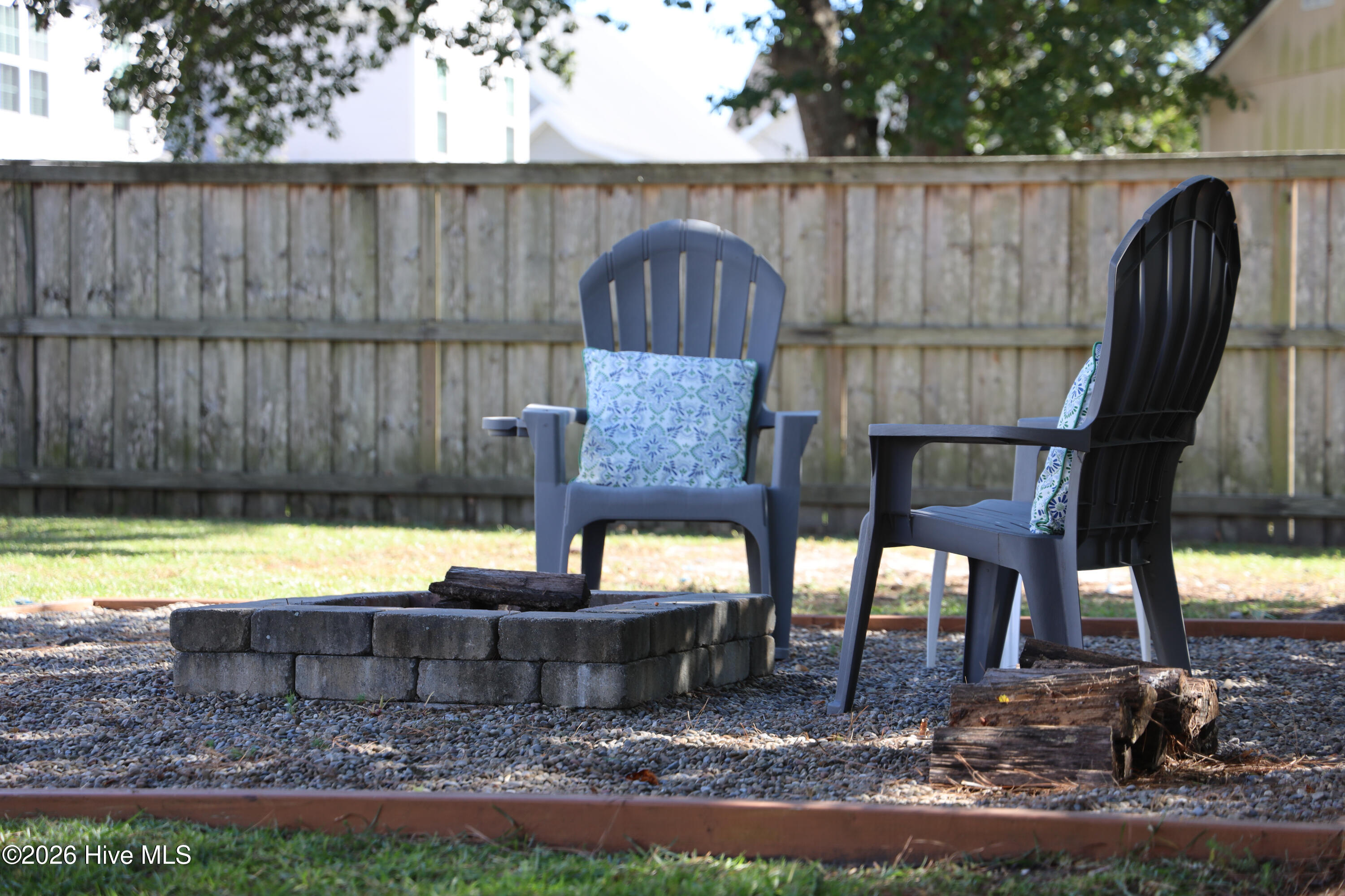 100569259 | Photo 77