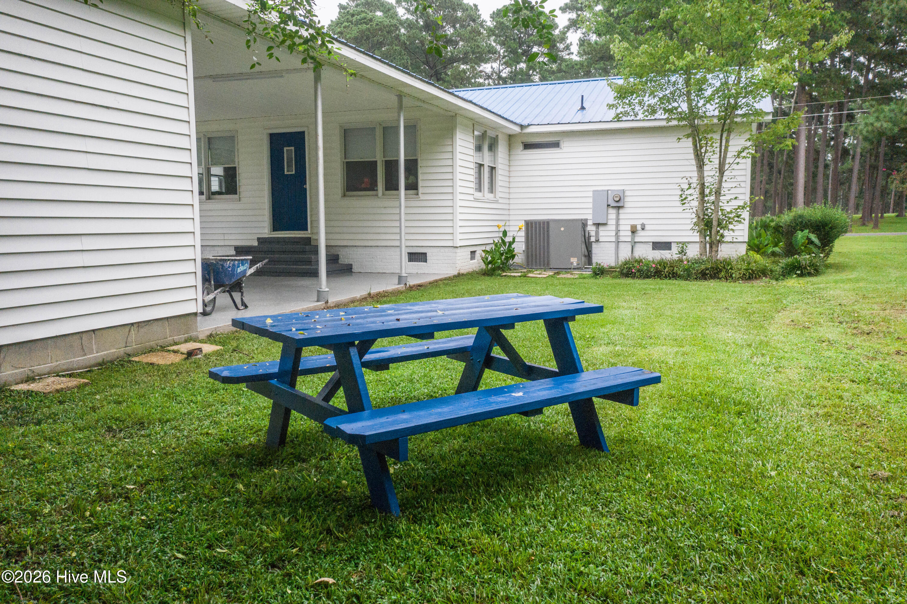 100563568 | Photo 48