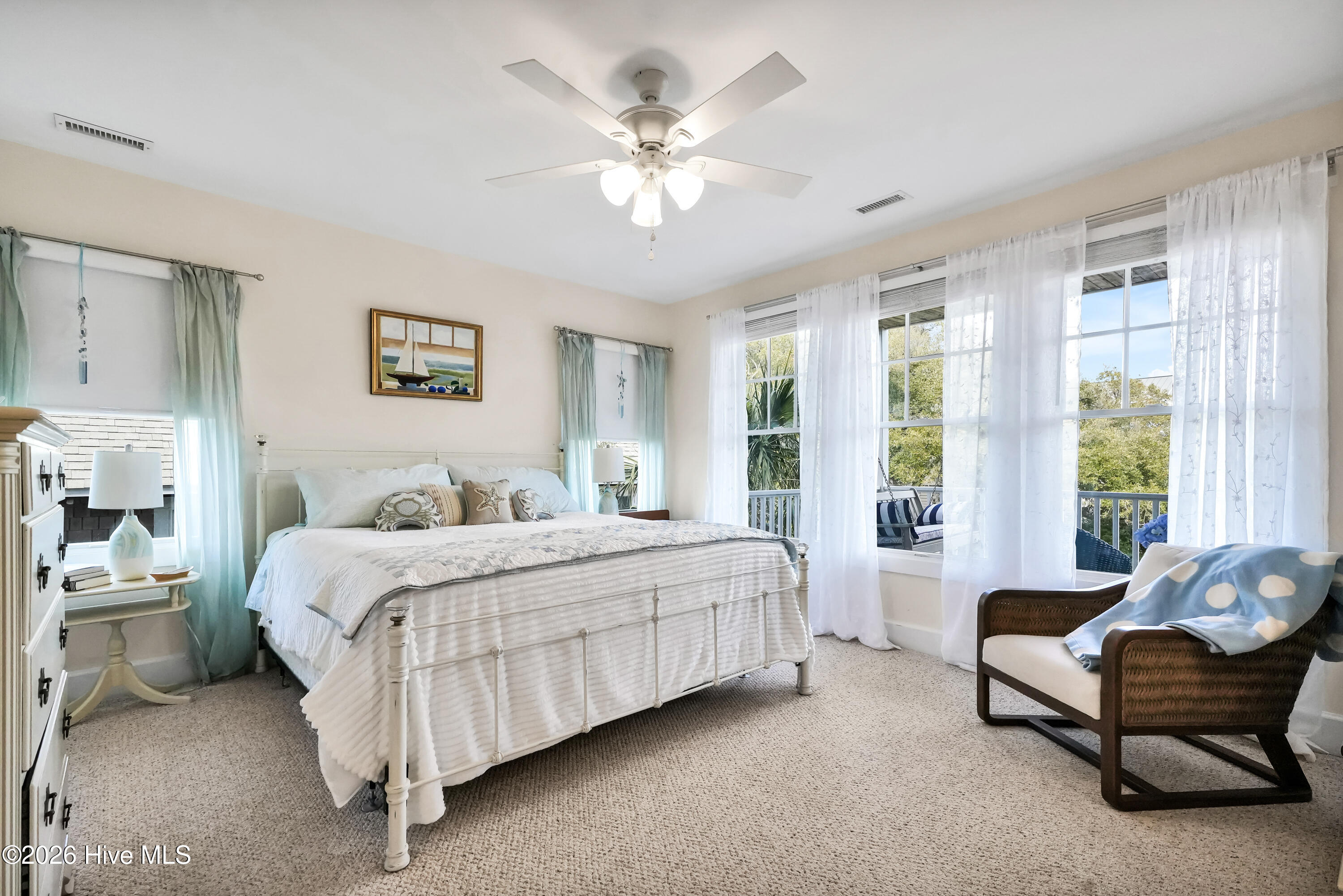 100562457 | Photo 18