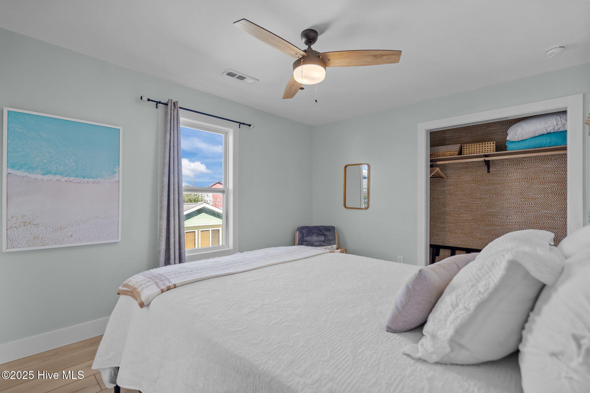 100541863 | Photo 33