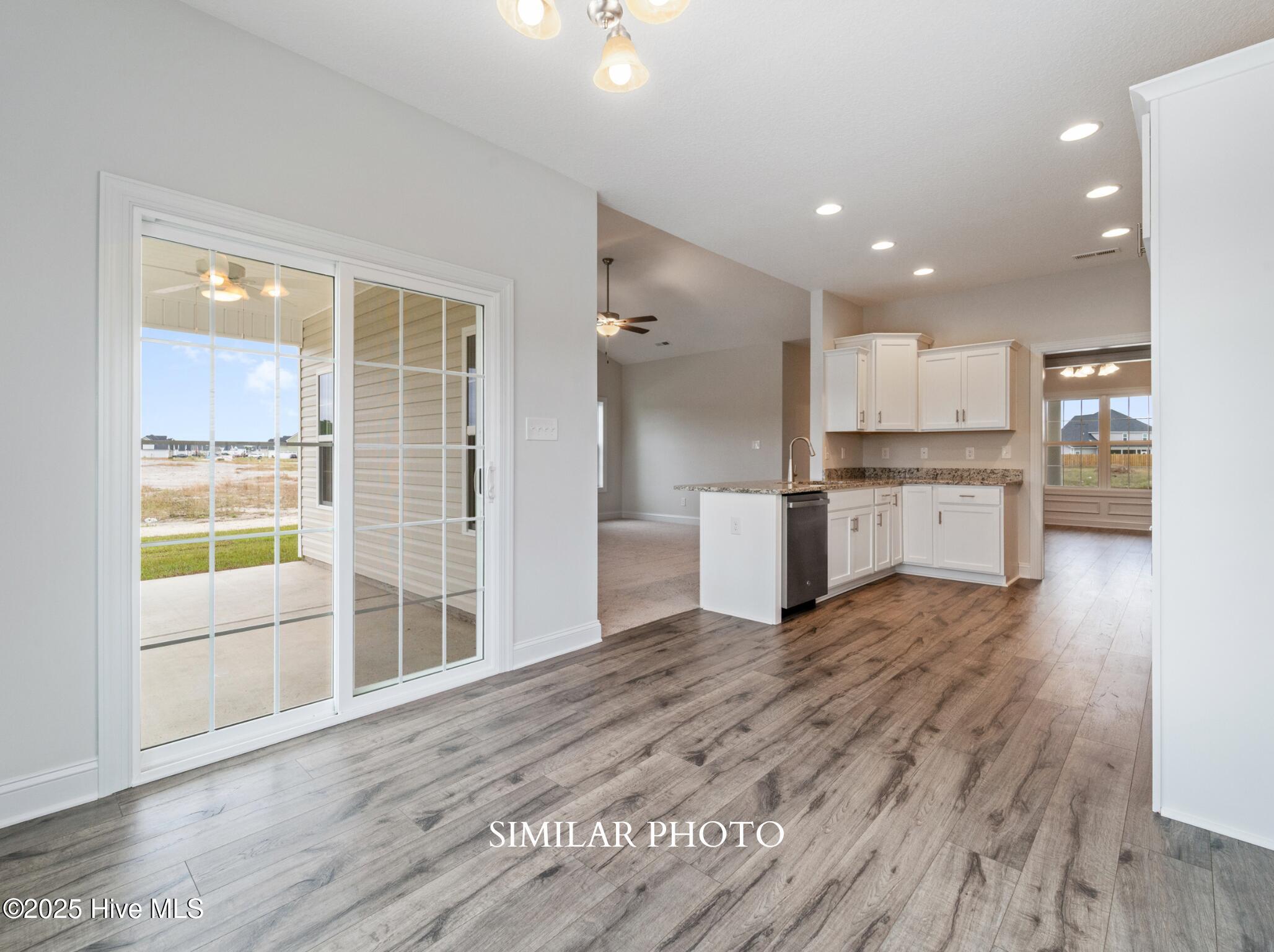 100535928 | Photo 10