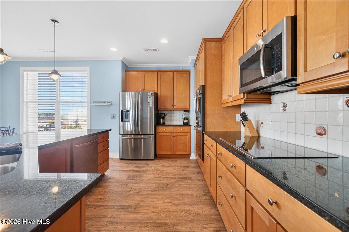 100549293 | Photo 48