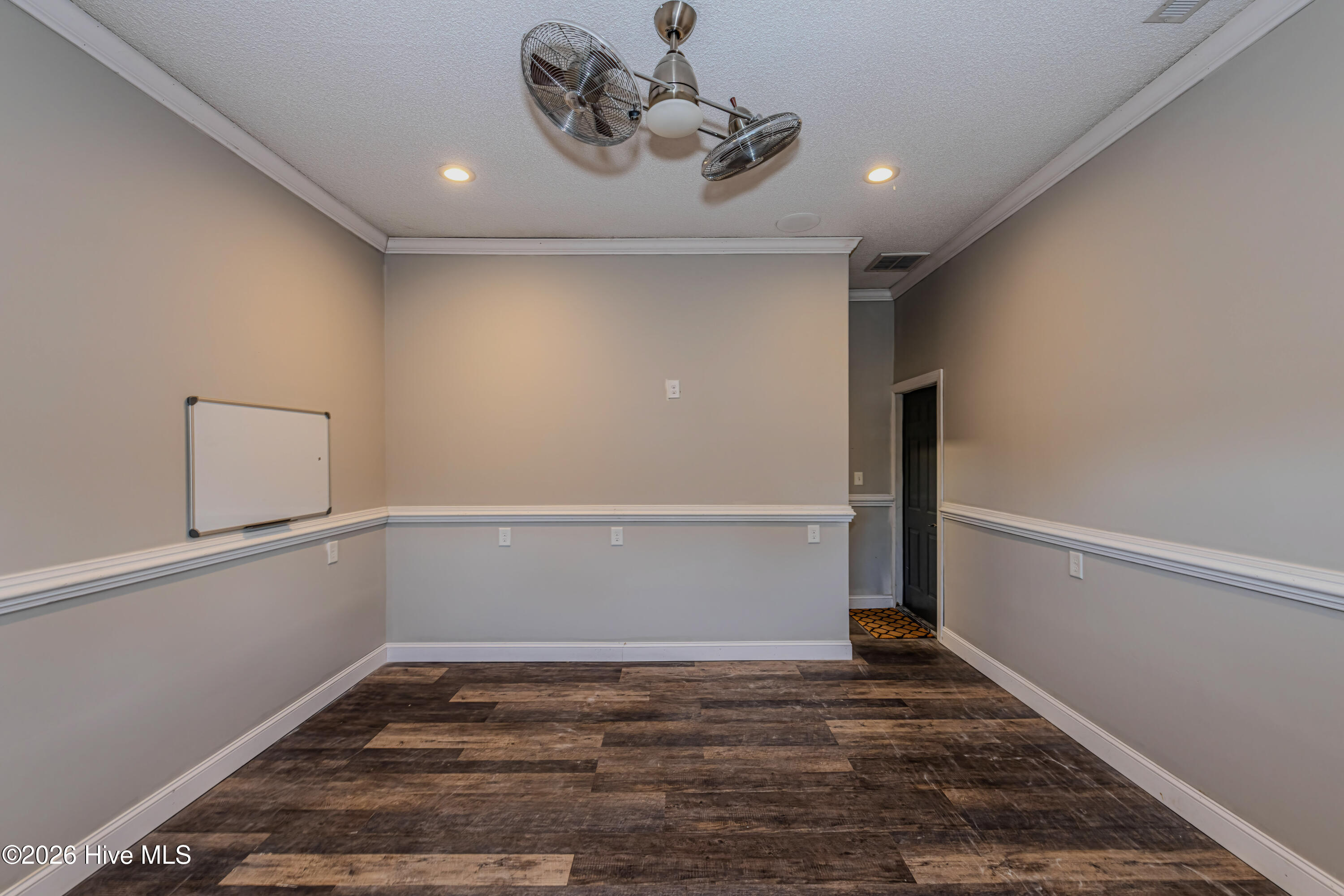 100549124 | Photo 41