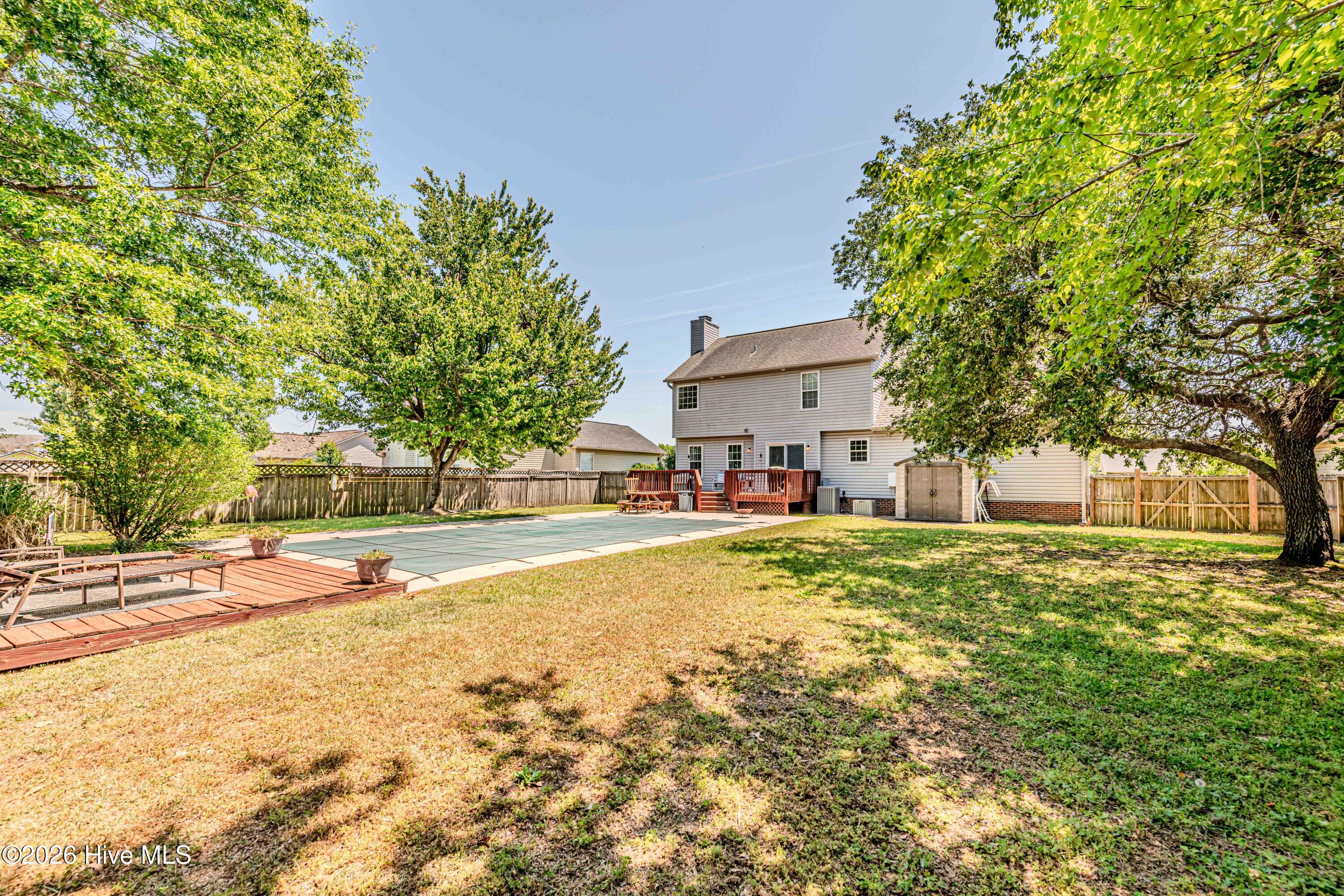 100569182 | Photo 63