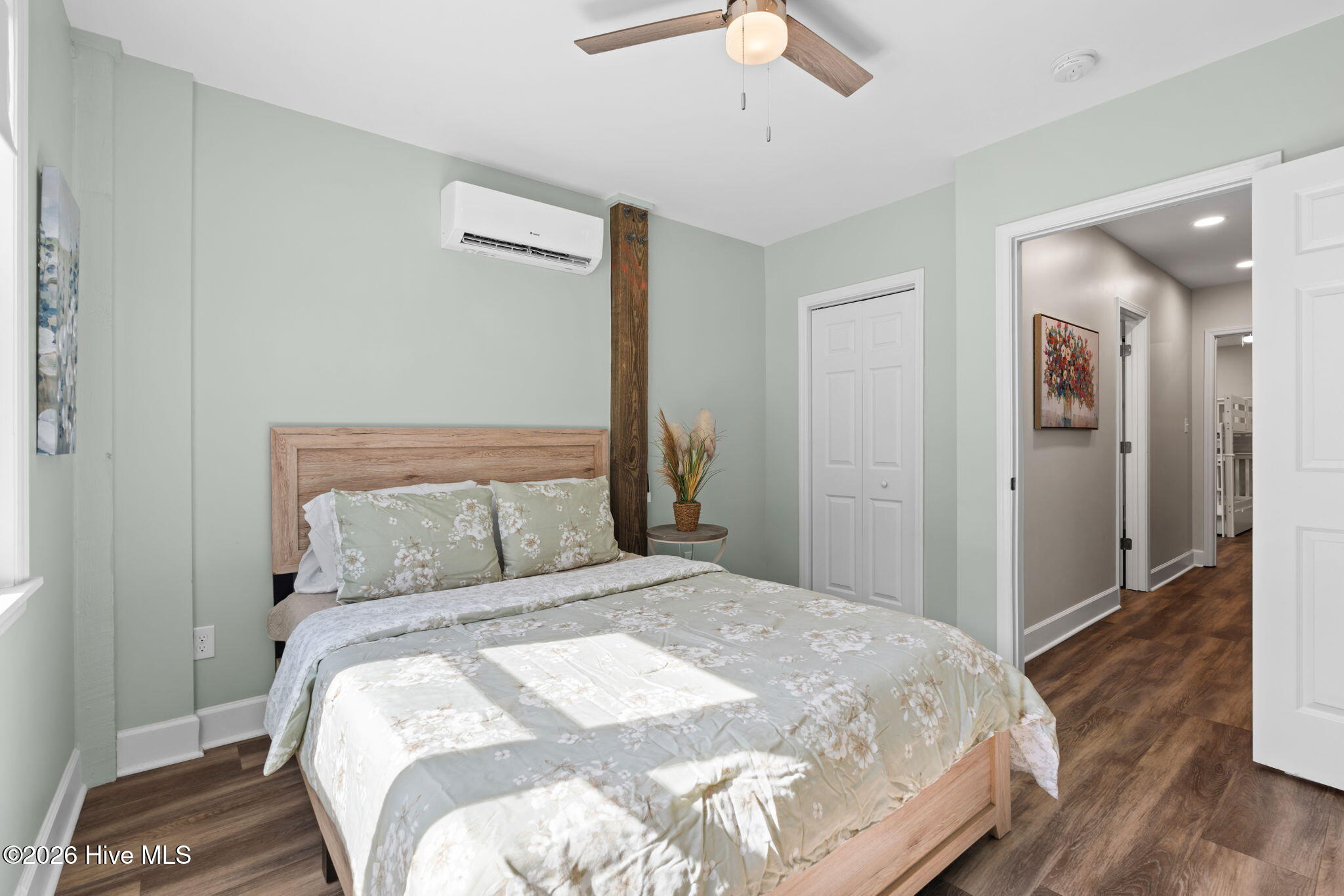 100553863 | Photo 37