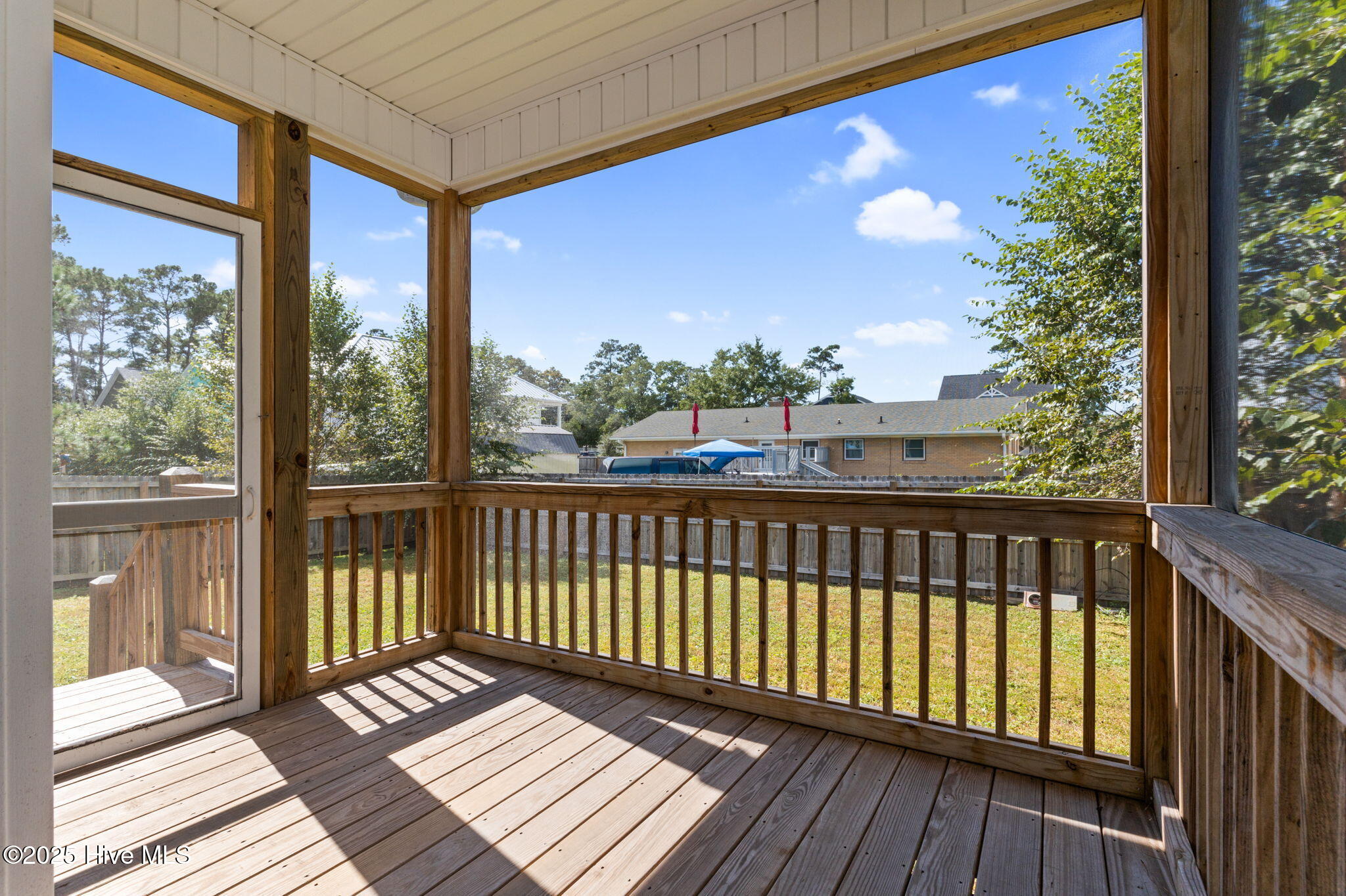 100535167 | Photo 30