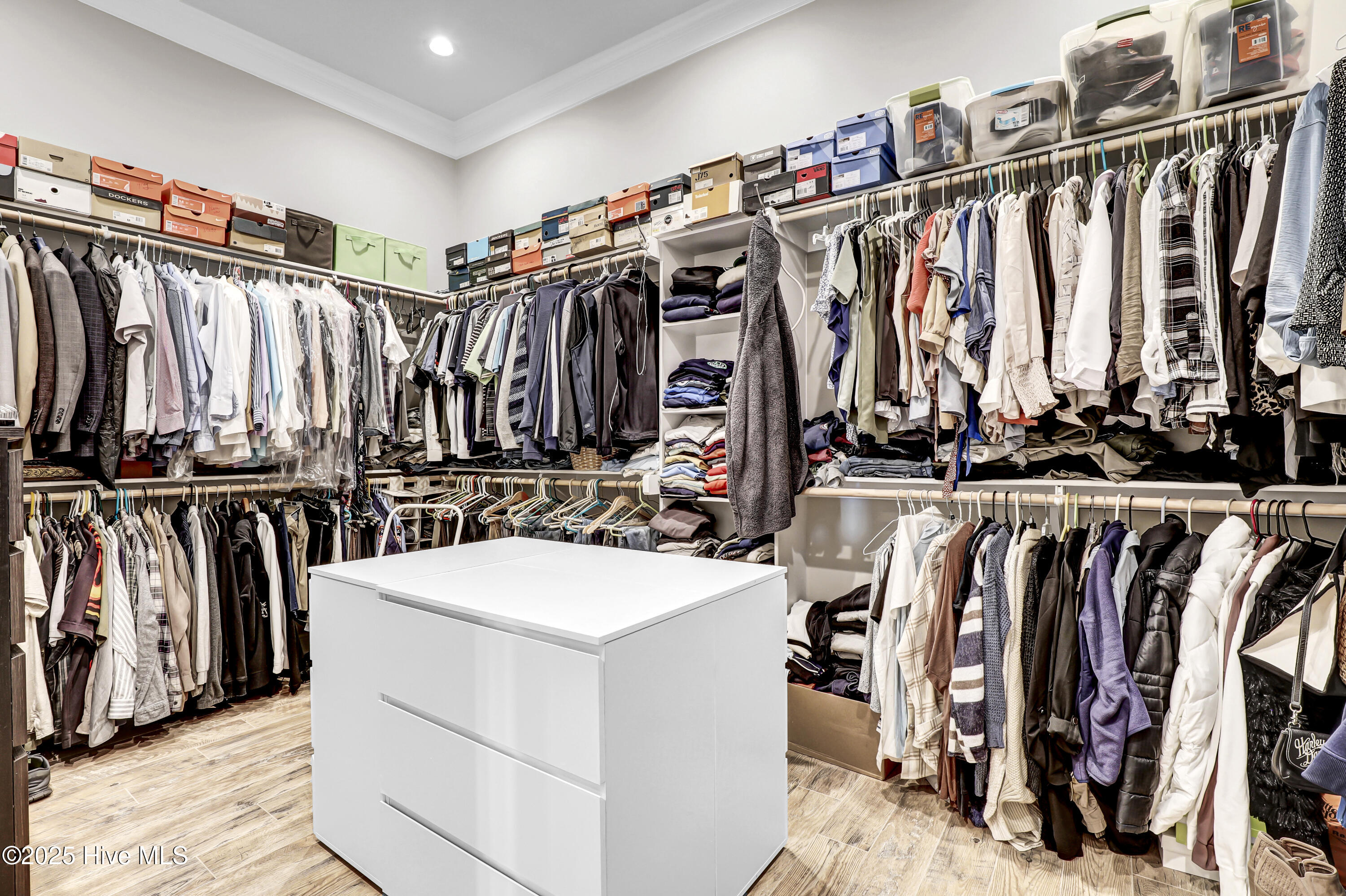 100503420 | Photo 40