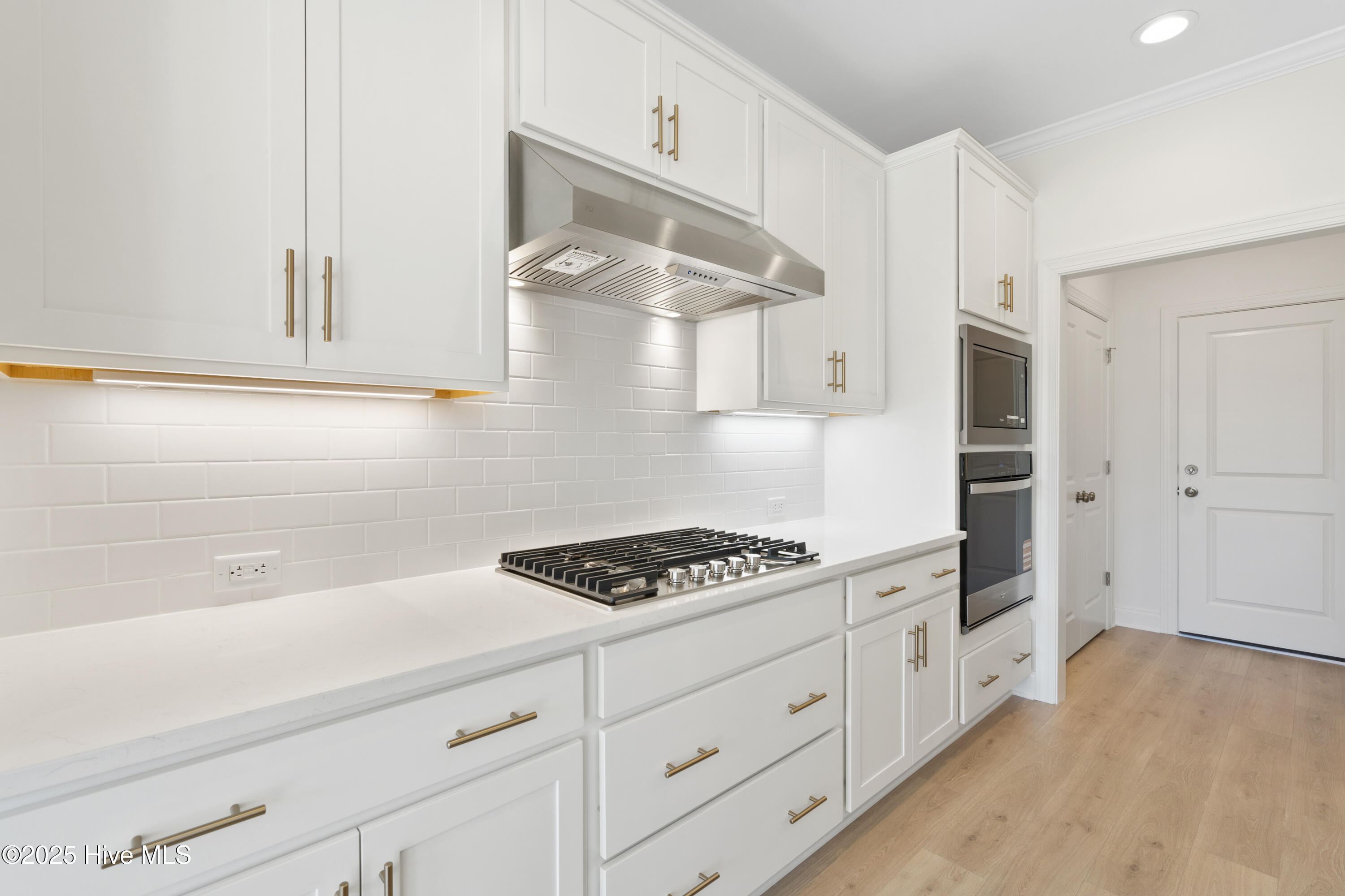 100517752 | Photo 12