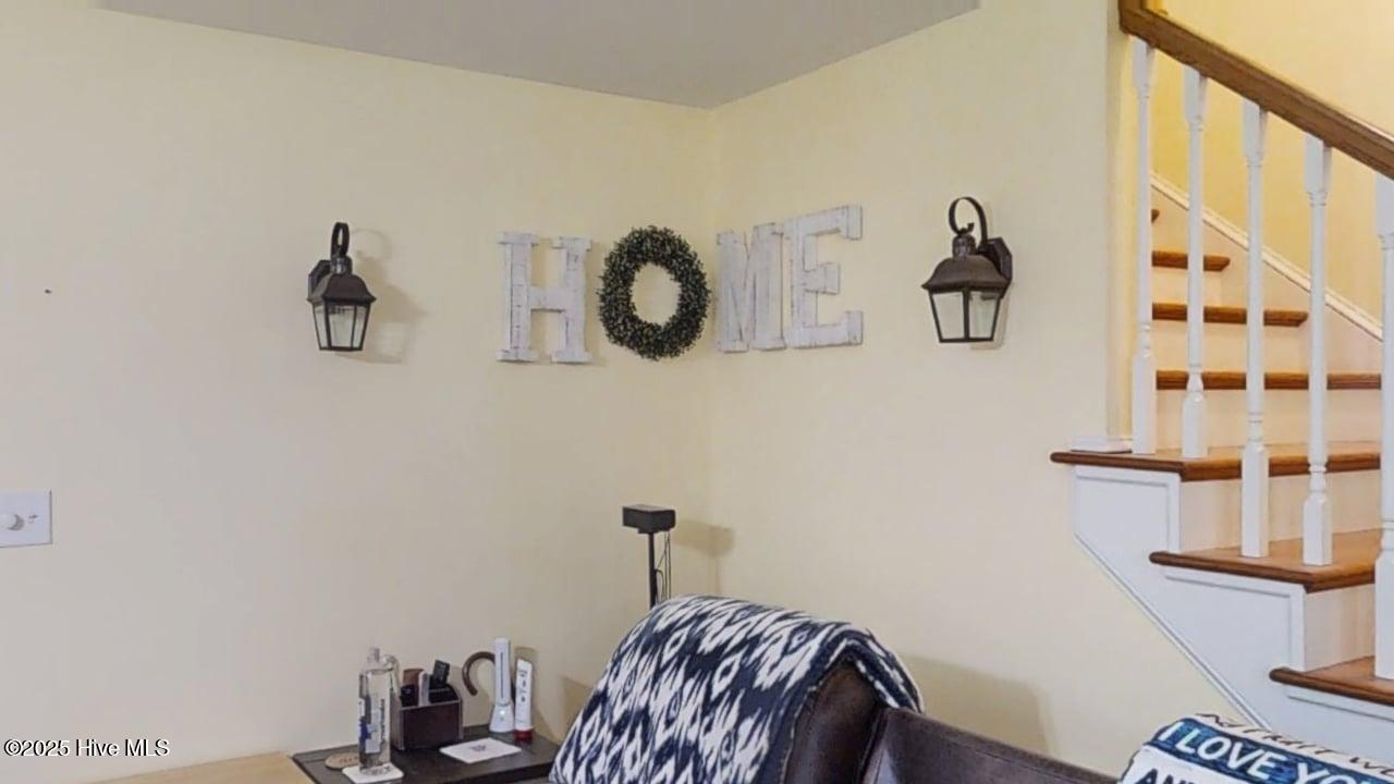 100560010 | Photo 12