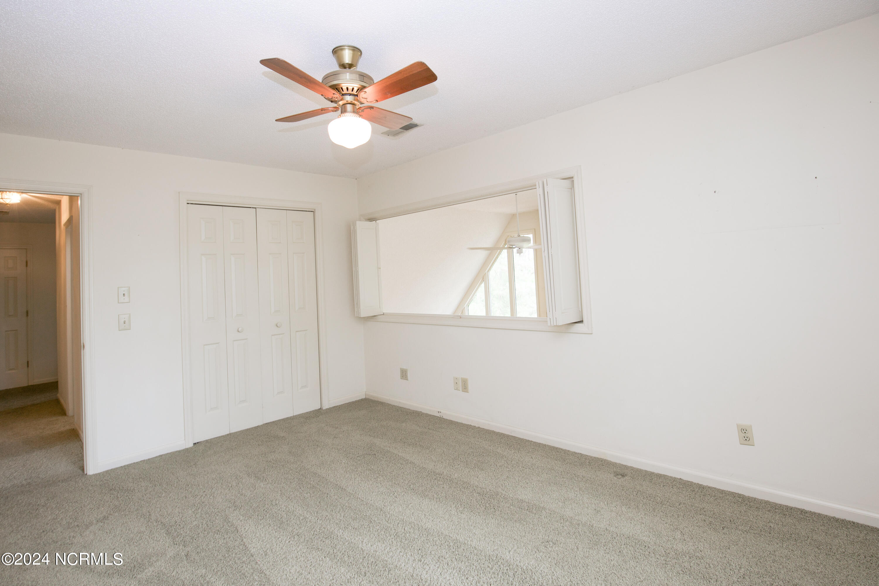 620 Diamondhead Dr S-50