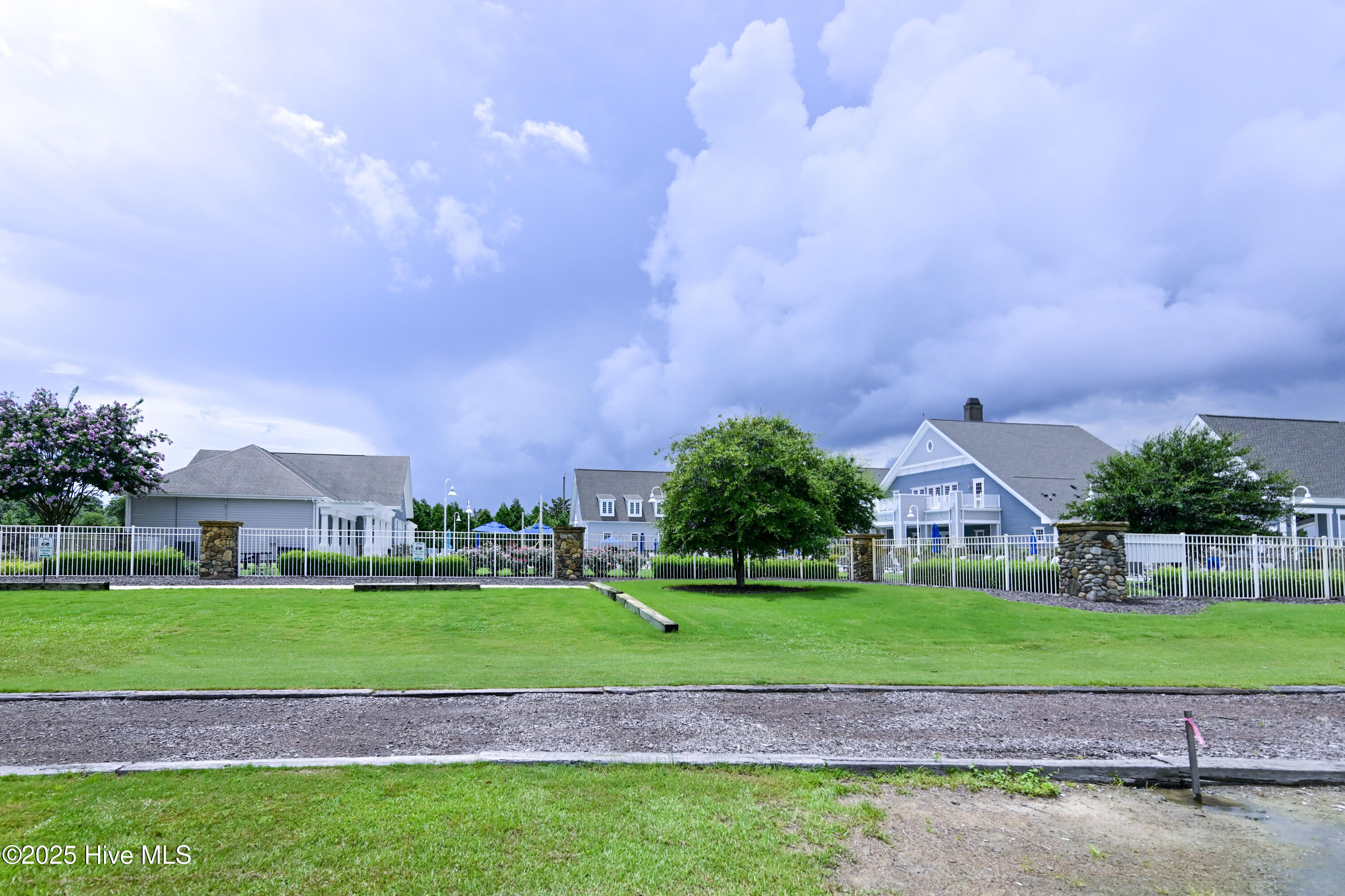 100523770 | Photo 87